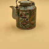 Théière en porcelaine de Chine Canton XIX°