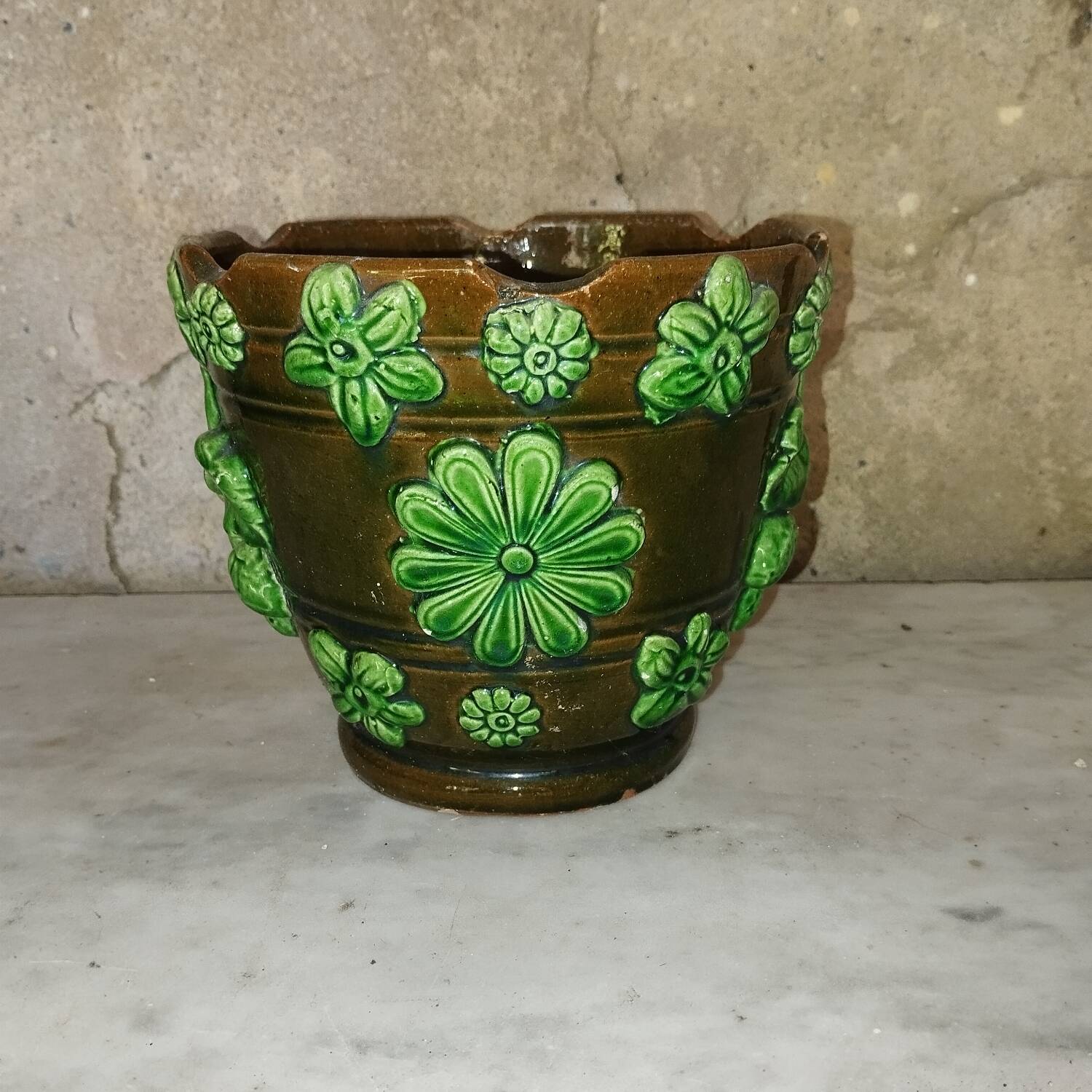 Force Lambège Bordeaux terracotta flowerpot