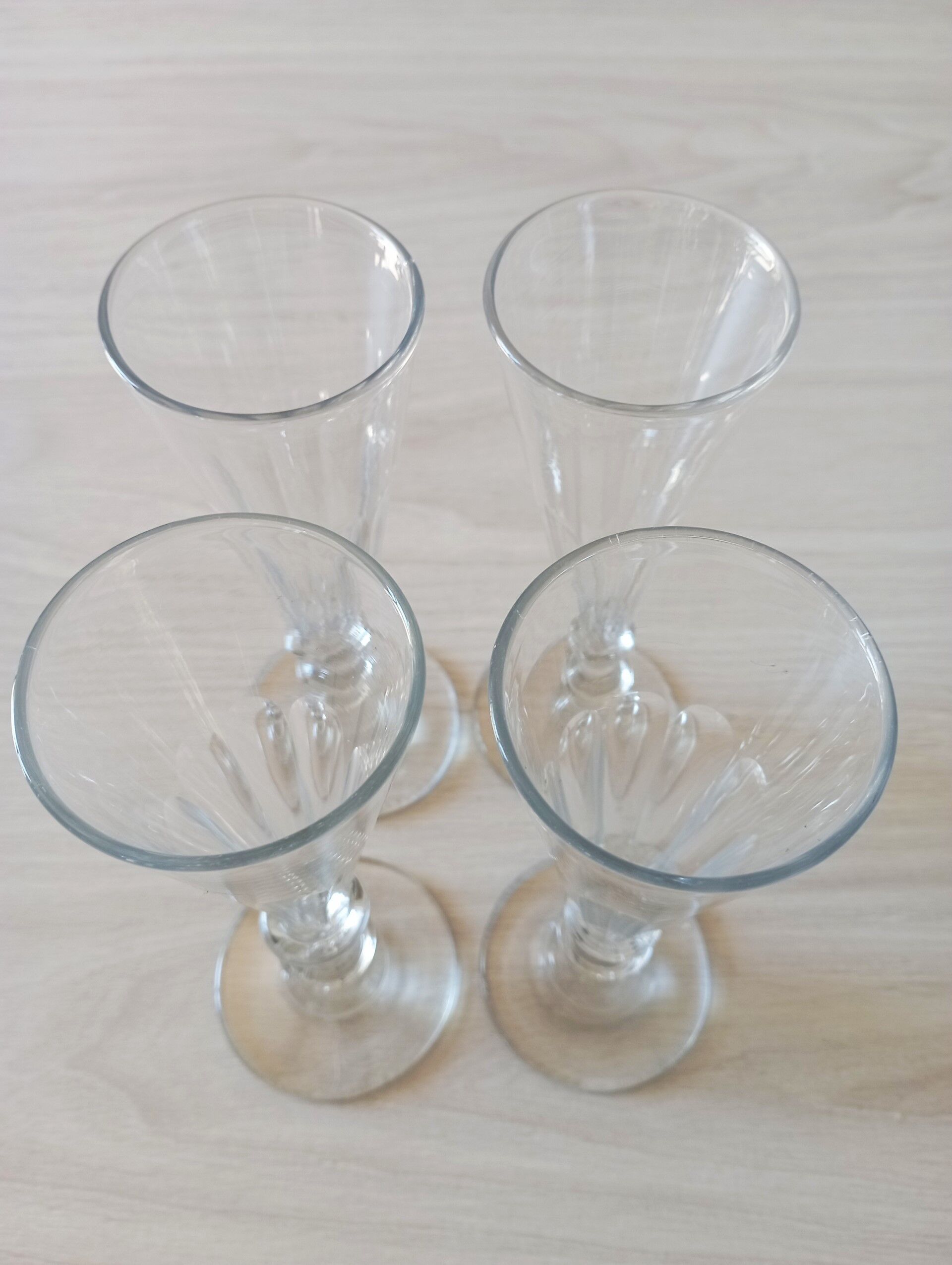 Set of 4 crystal champagne flutes