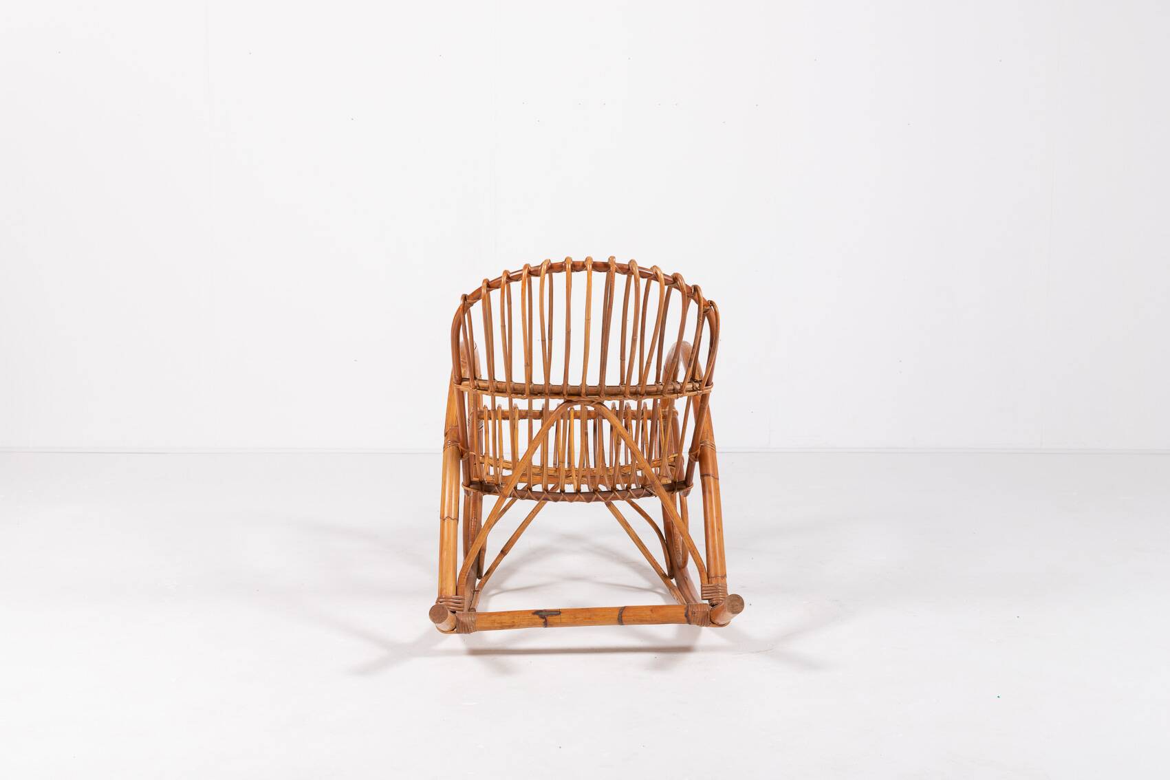 Fauteuil à bascule italien en rotin, 1960