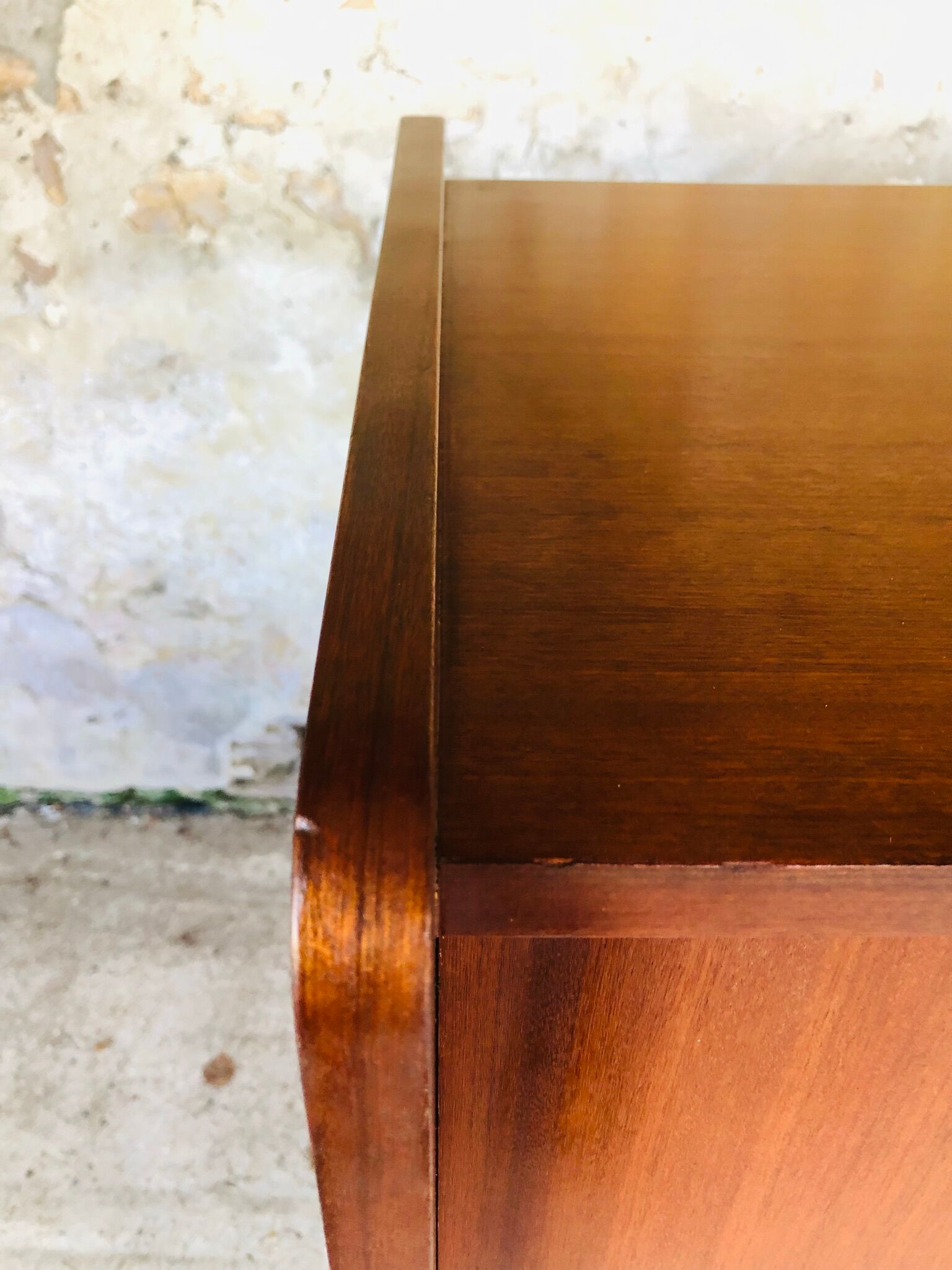 Storage cabinet with double compartment, metal feet circa 60's