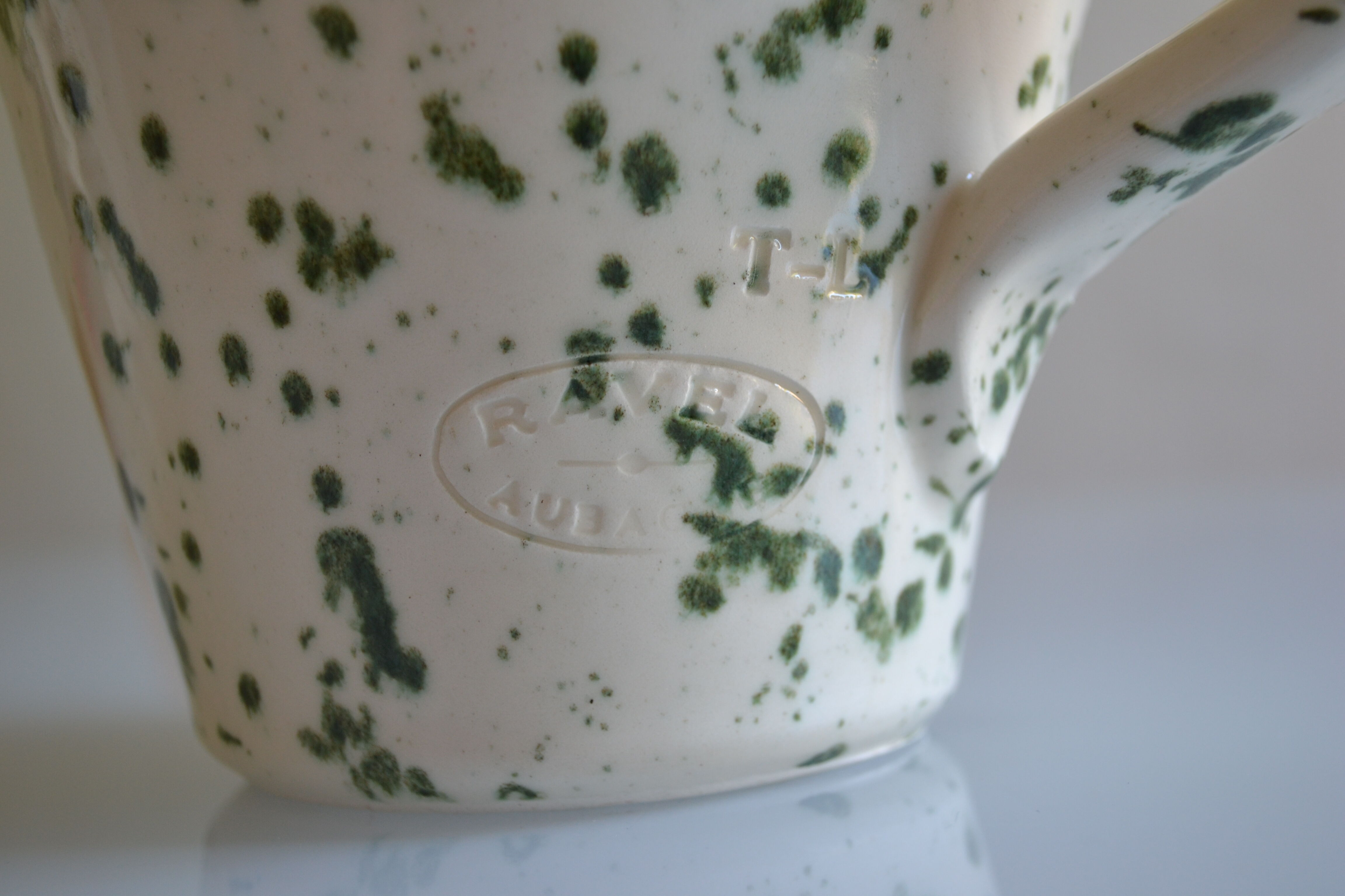 Ravel ceramic pitcher in Aubagne