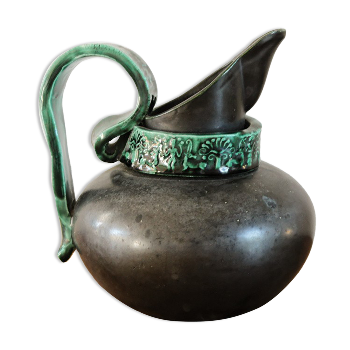 Pitcher in earthenware, metallic black