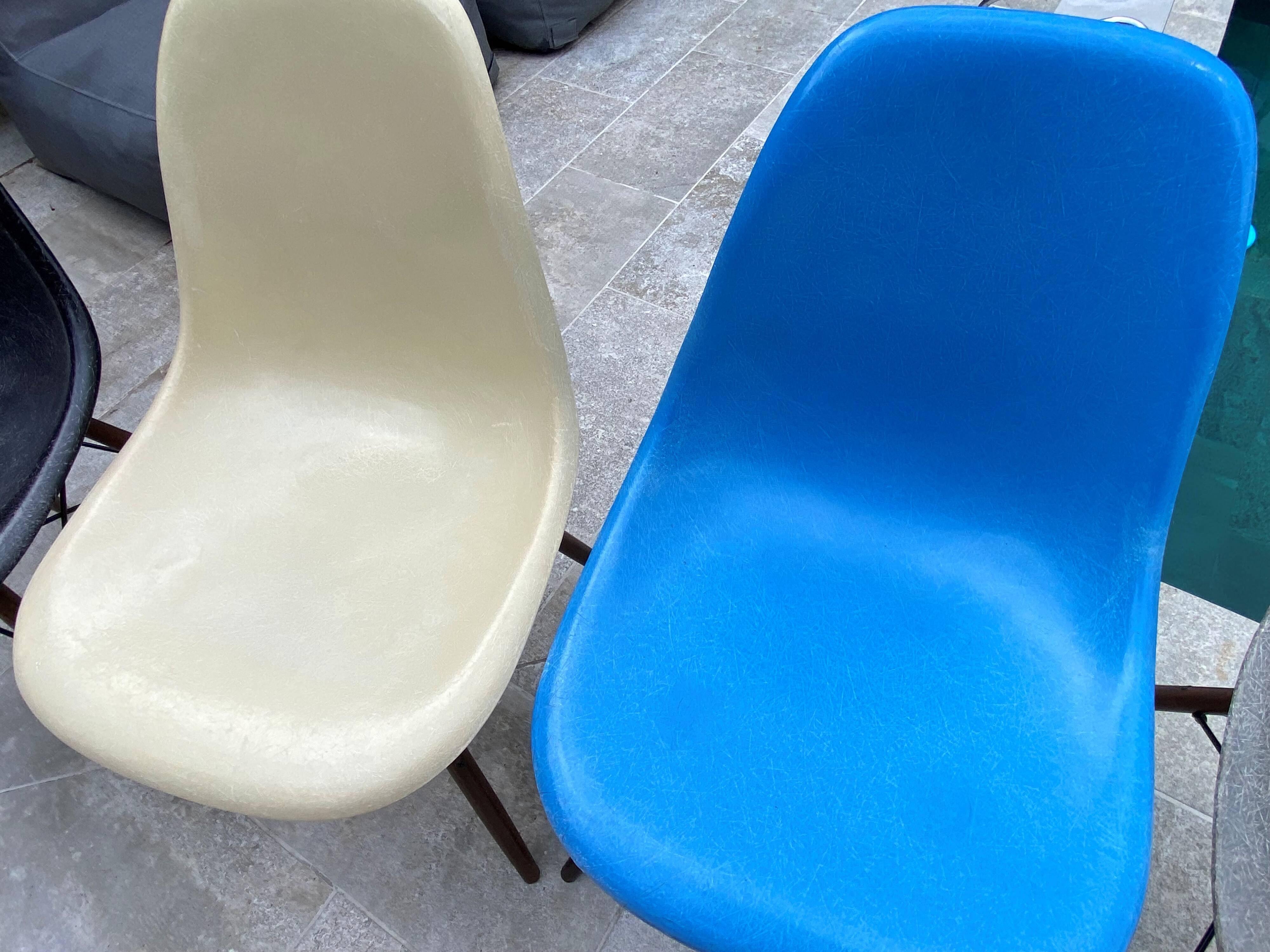 Lot of 4 DSW chairs in walnut fiber by Eames Herman Miller, vintage