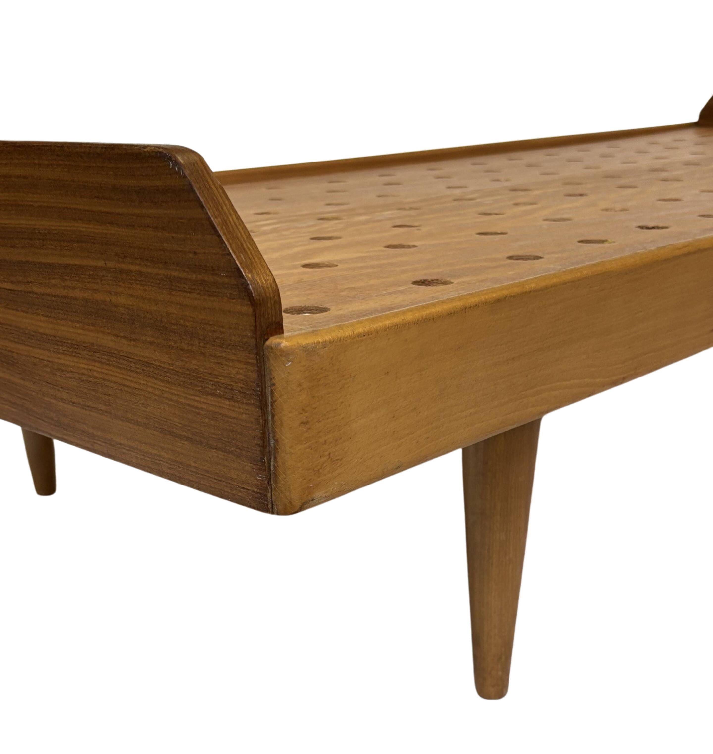 Vintage daybed 1960s minimalist design in Teak wood