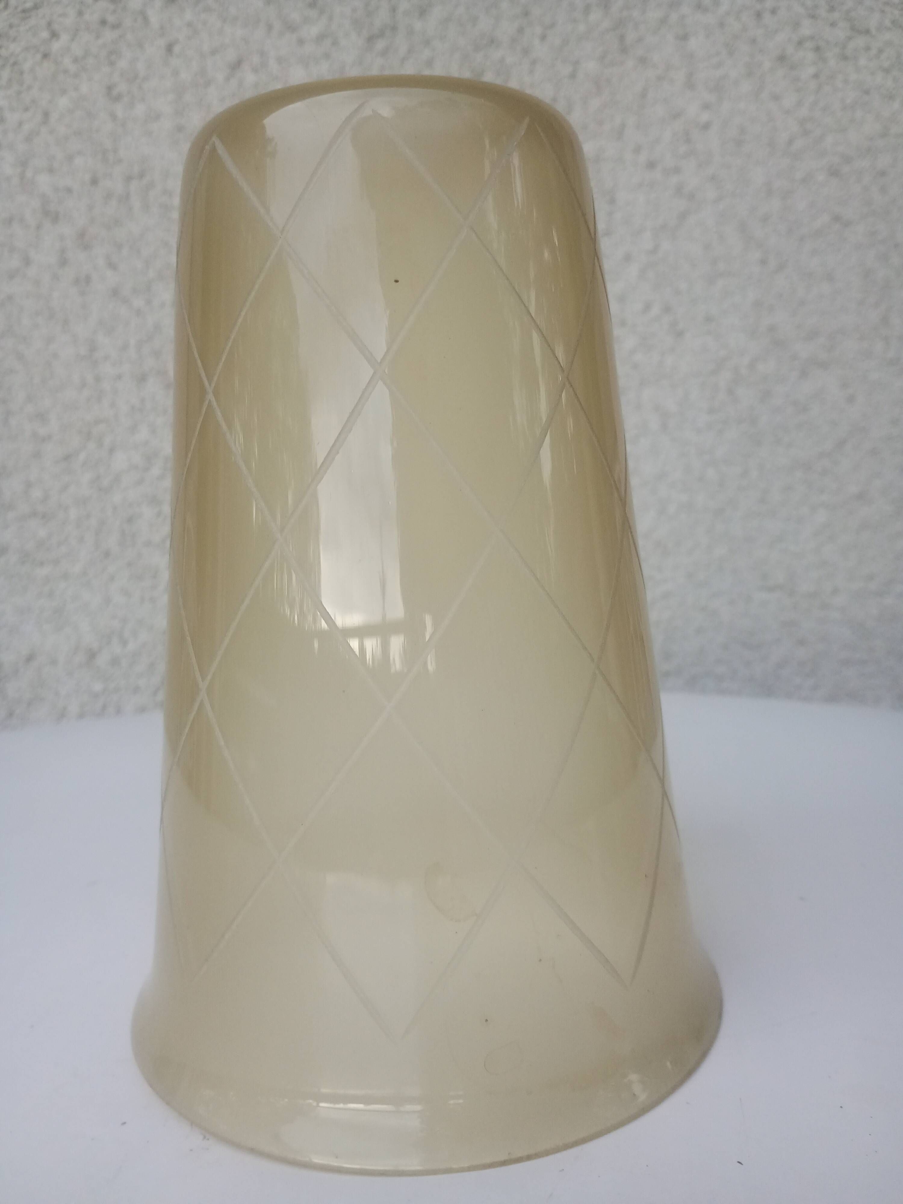 Bell-shaped lampshade - Amber glass engraved with lines - c. 1940