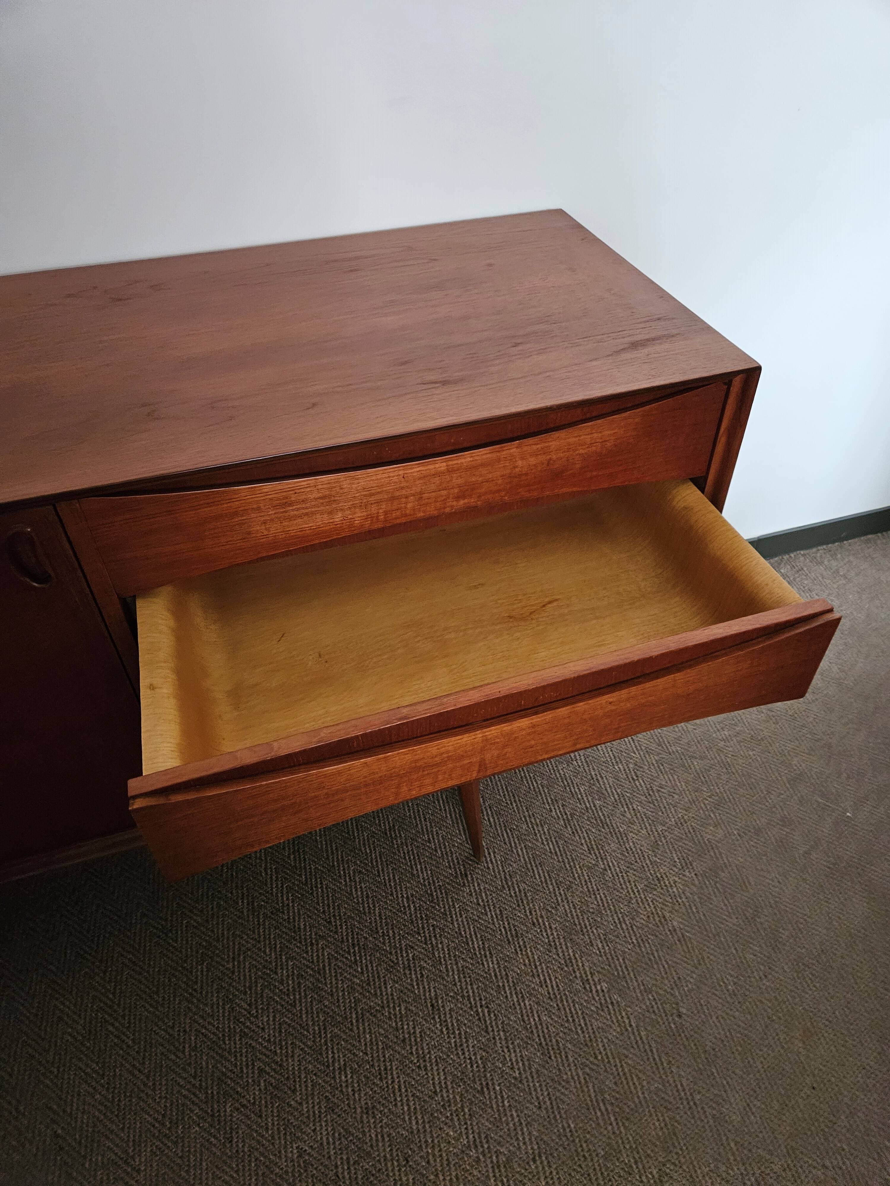 Sacndinavian sideboard