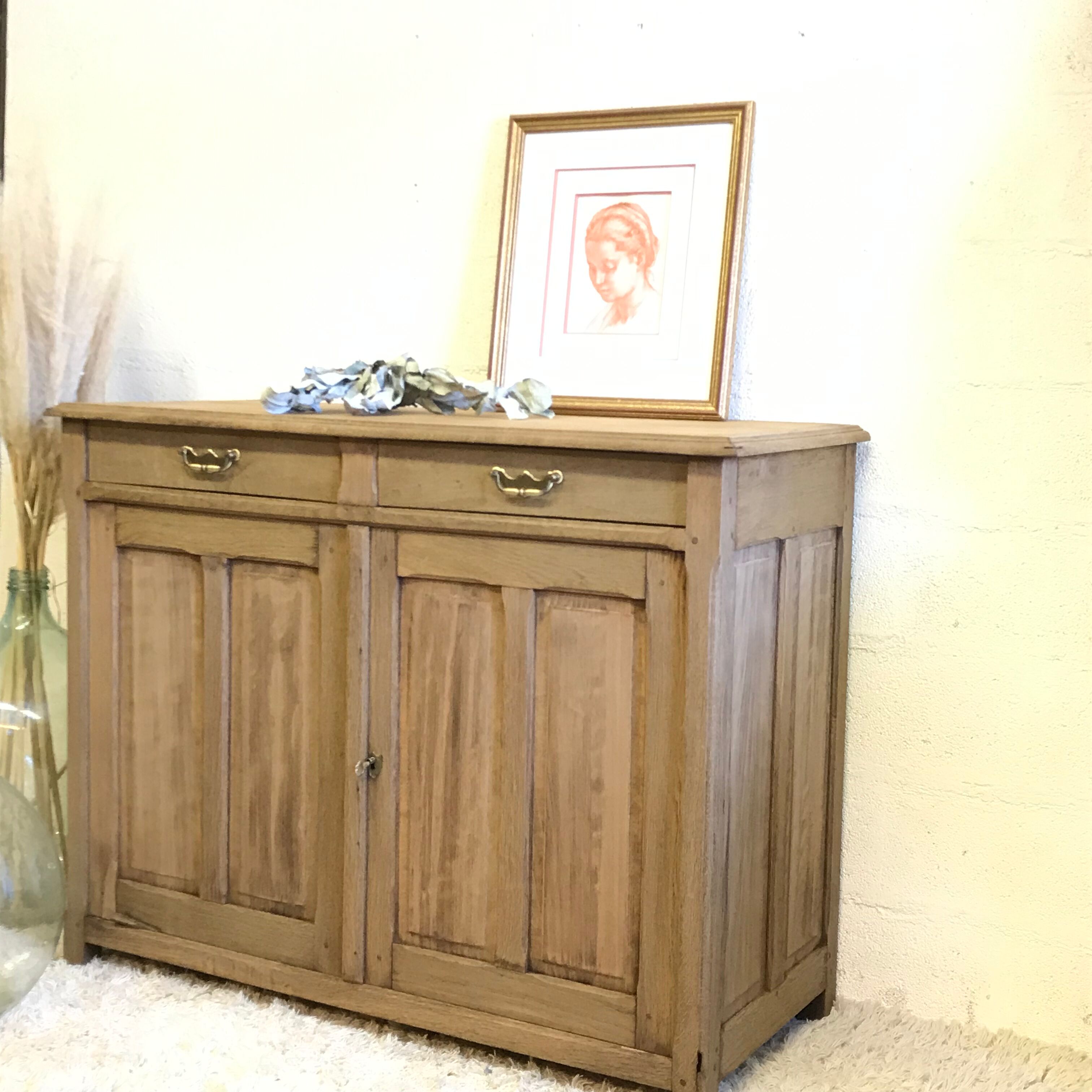 Parisian buffet made of raw wood