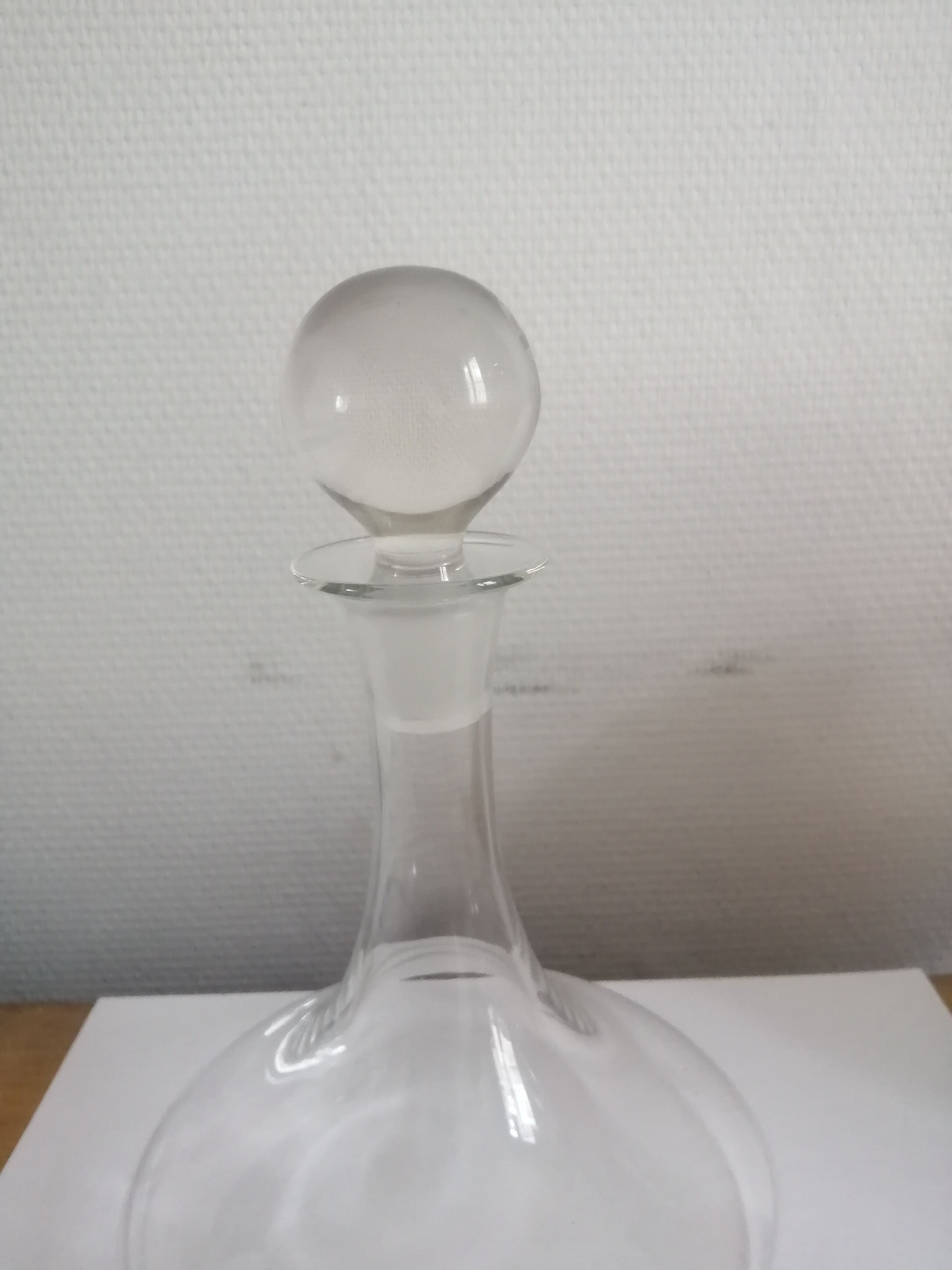 Wine carafe