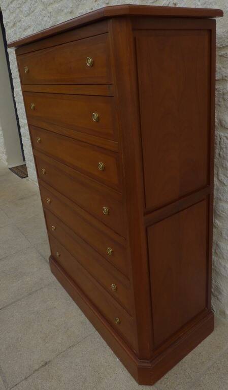 Weekly chest of drawers with secret shelf and its 7 drawers, made in the old-fashioned way from solid wood with knob