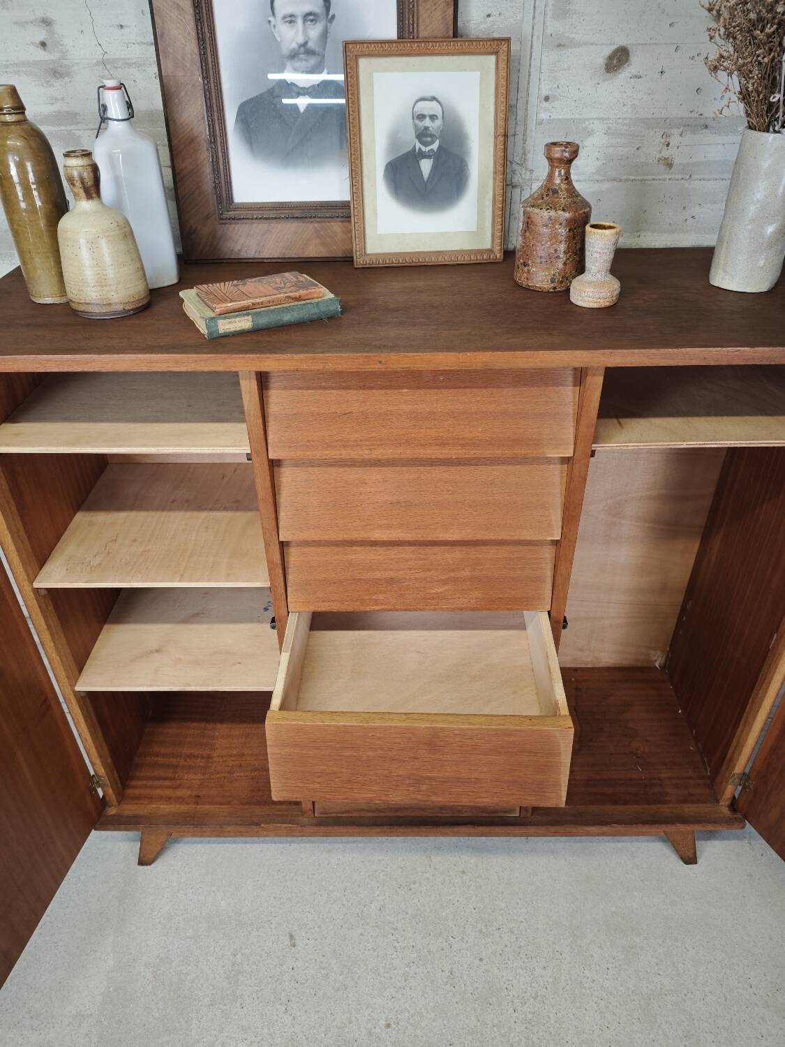 Placard / armoire basse vintage