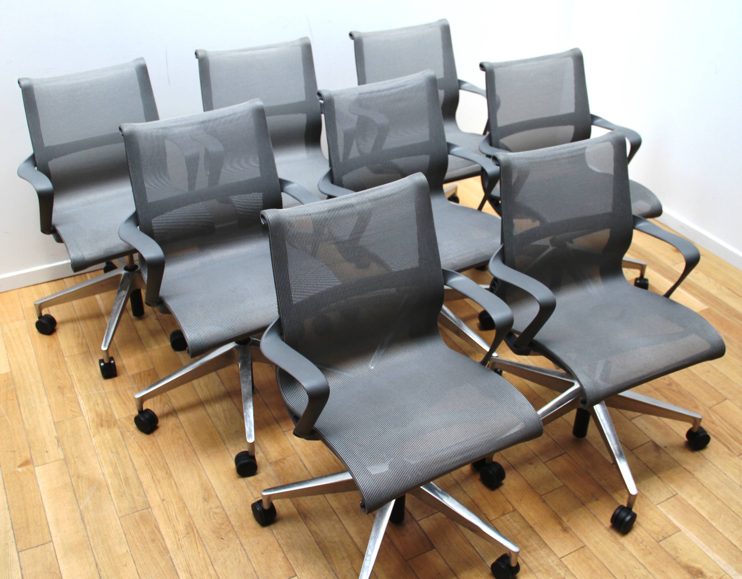 Suite de 8 fauteuils de bureau Setu, Herman Miller