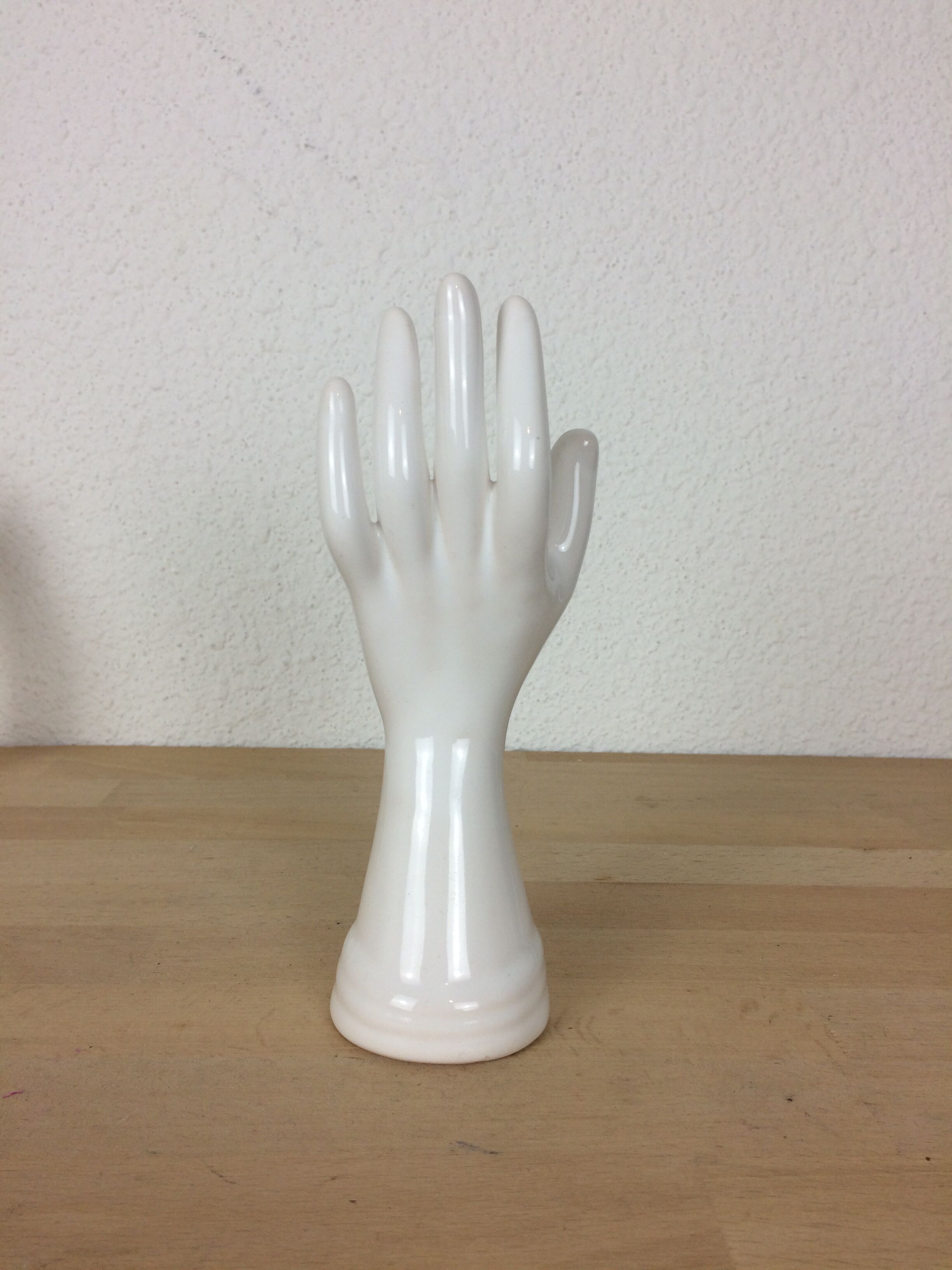 Hand soliflore baguier in white ceramic