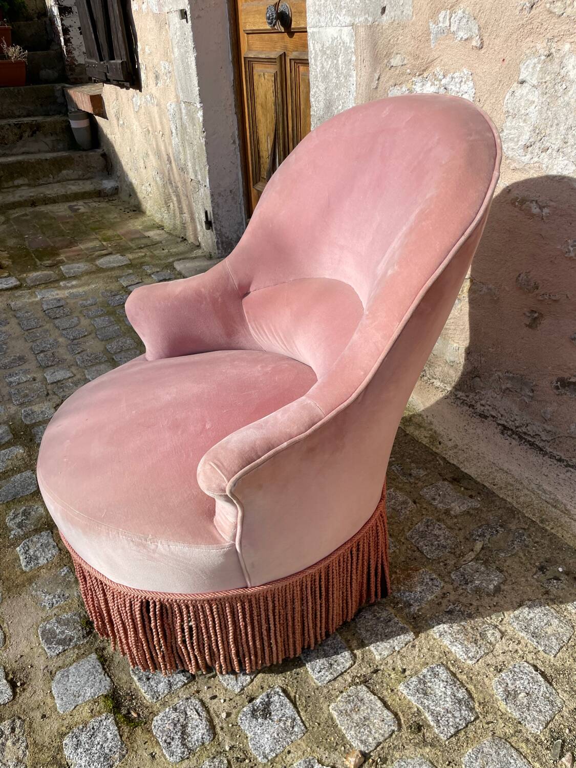 Toad style armchair in pink velvet