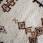 Tapis vintage berbère marocain fait main – 74 x 136 cm - 1c1004