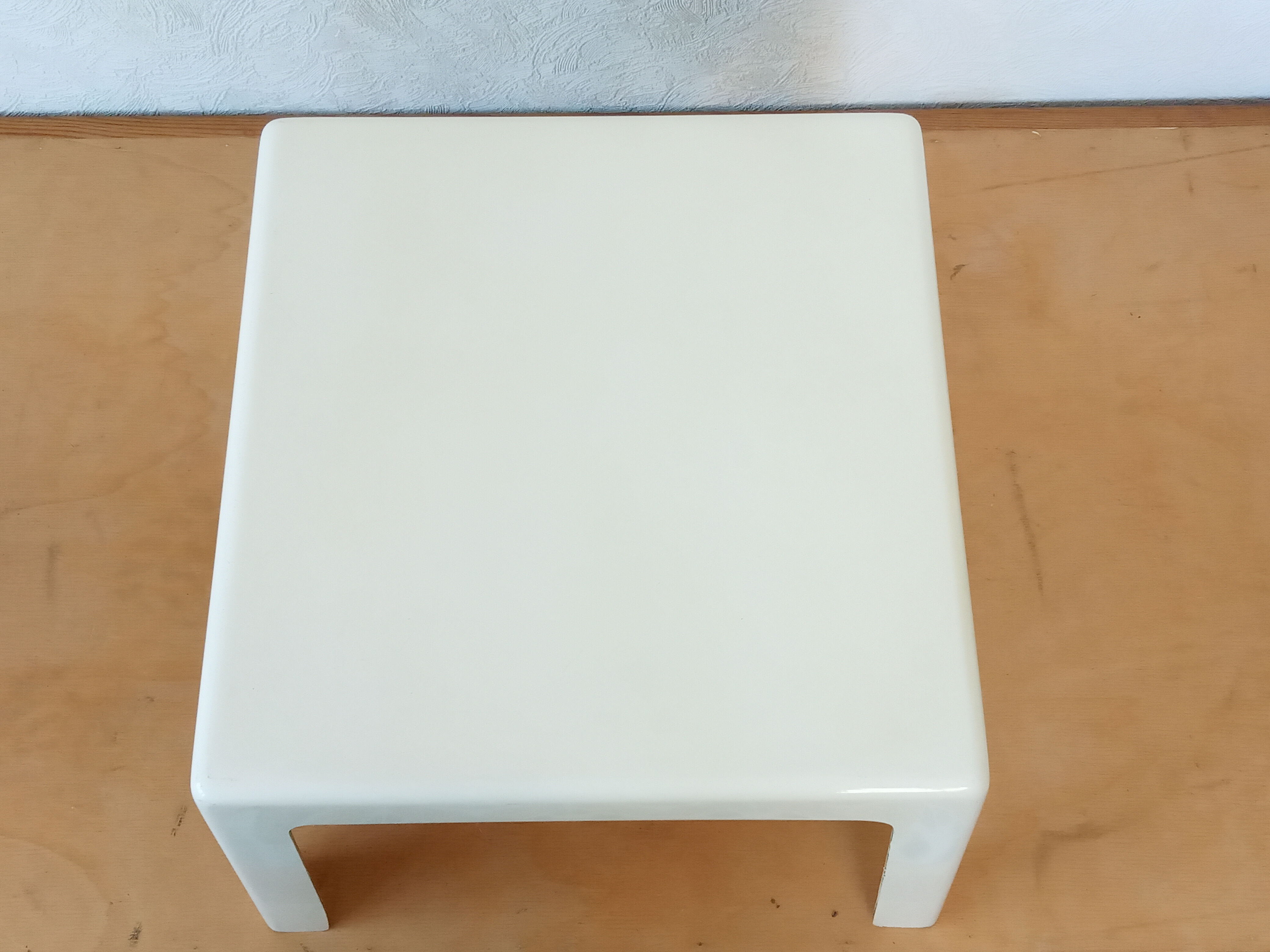 Fiberglass coffee table 60s