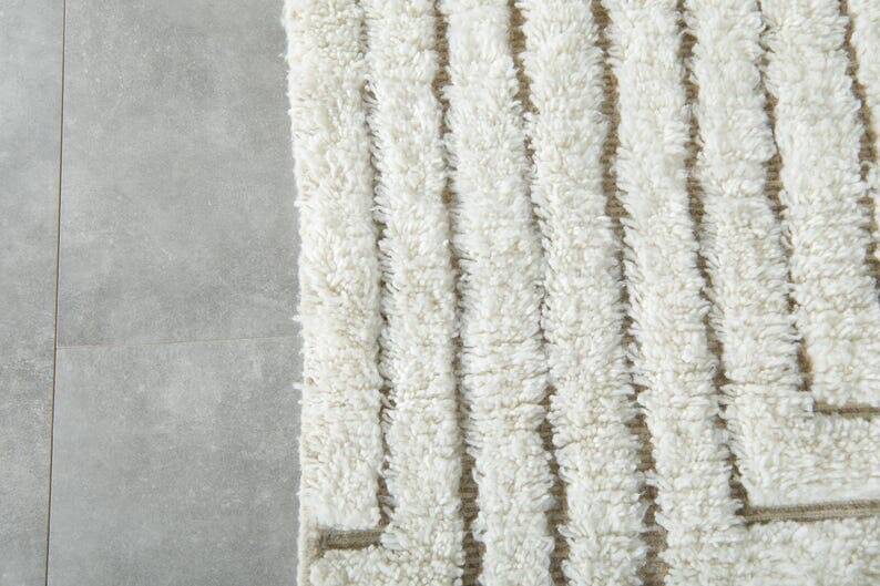 Pure natural wool Berber rug for your living room, size 150 x 250 cm.