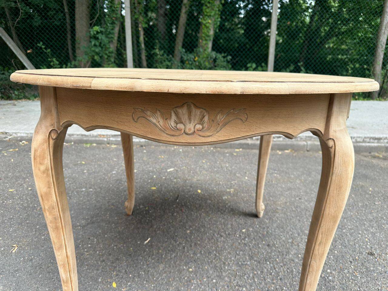 Table de repas ronde, ovale extensible en chêne poncé