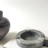 Italian ashtray in veined grey marble, 1970s design.