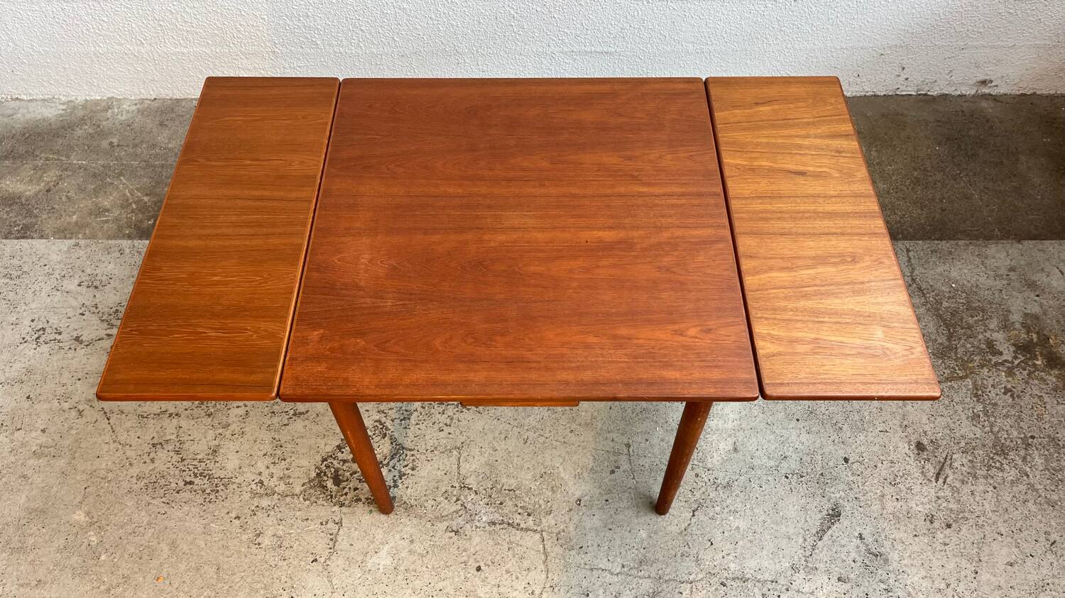 Table scandinave avec rallonges