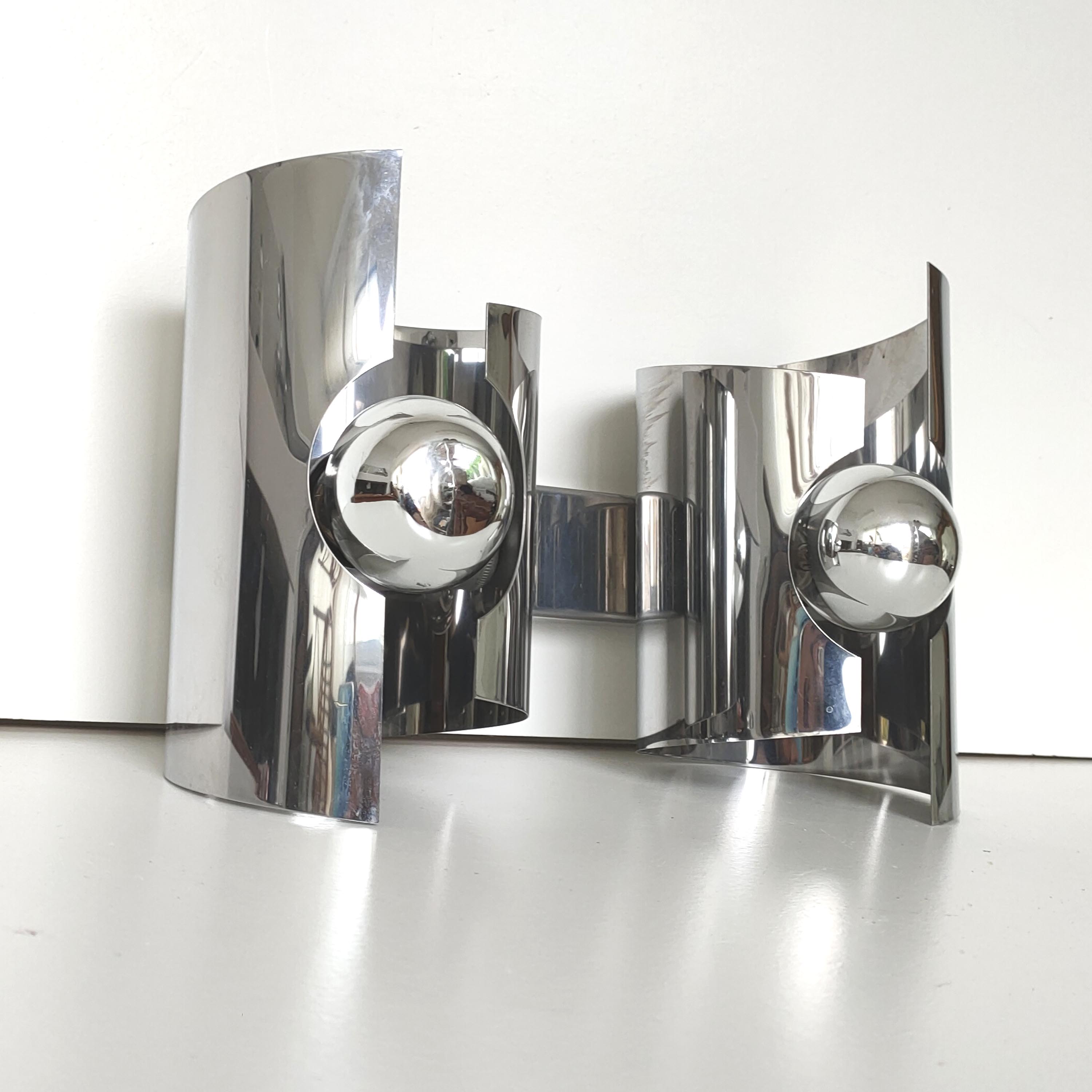 Double seventies space age wall lamp