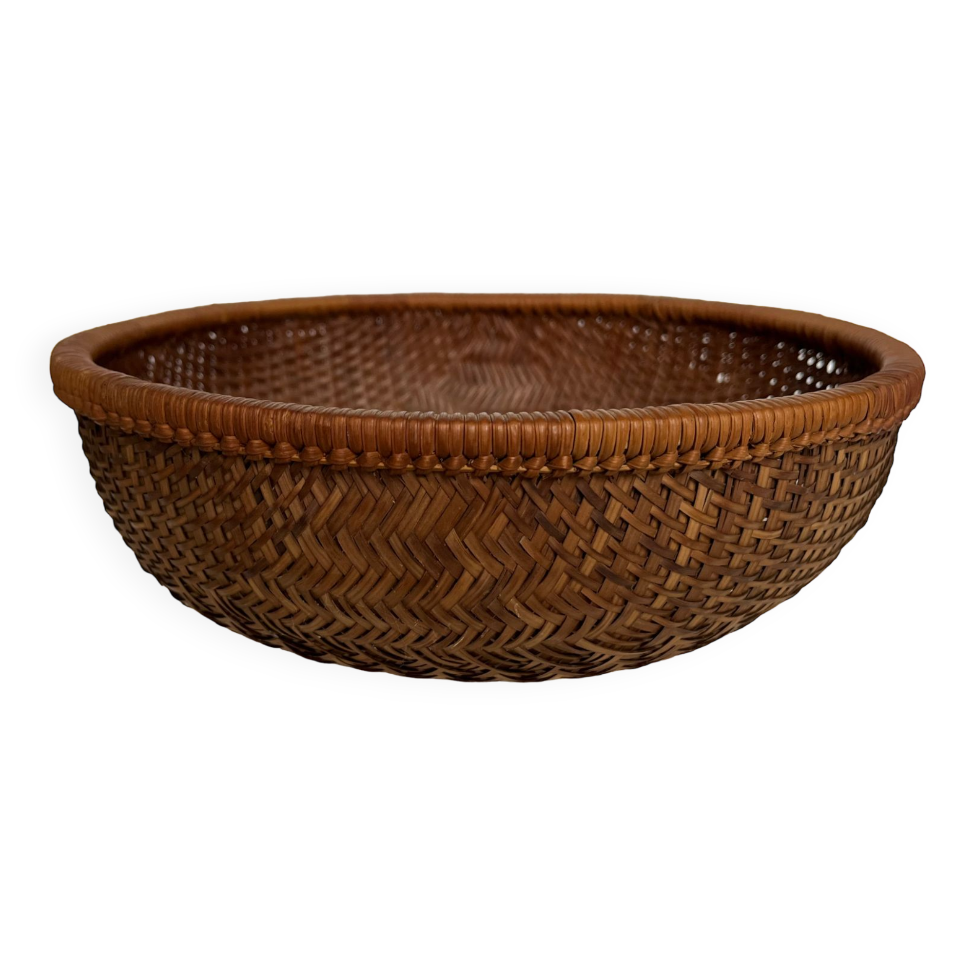 Woven straw basket