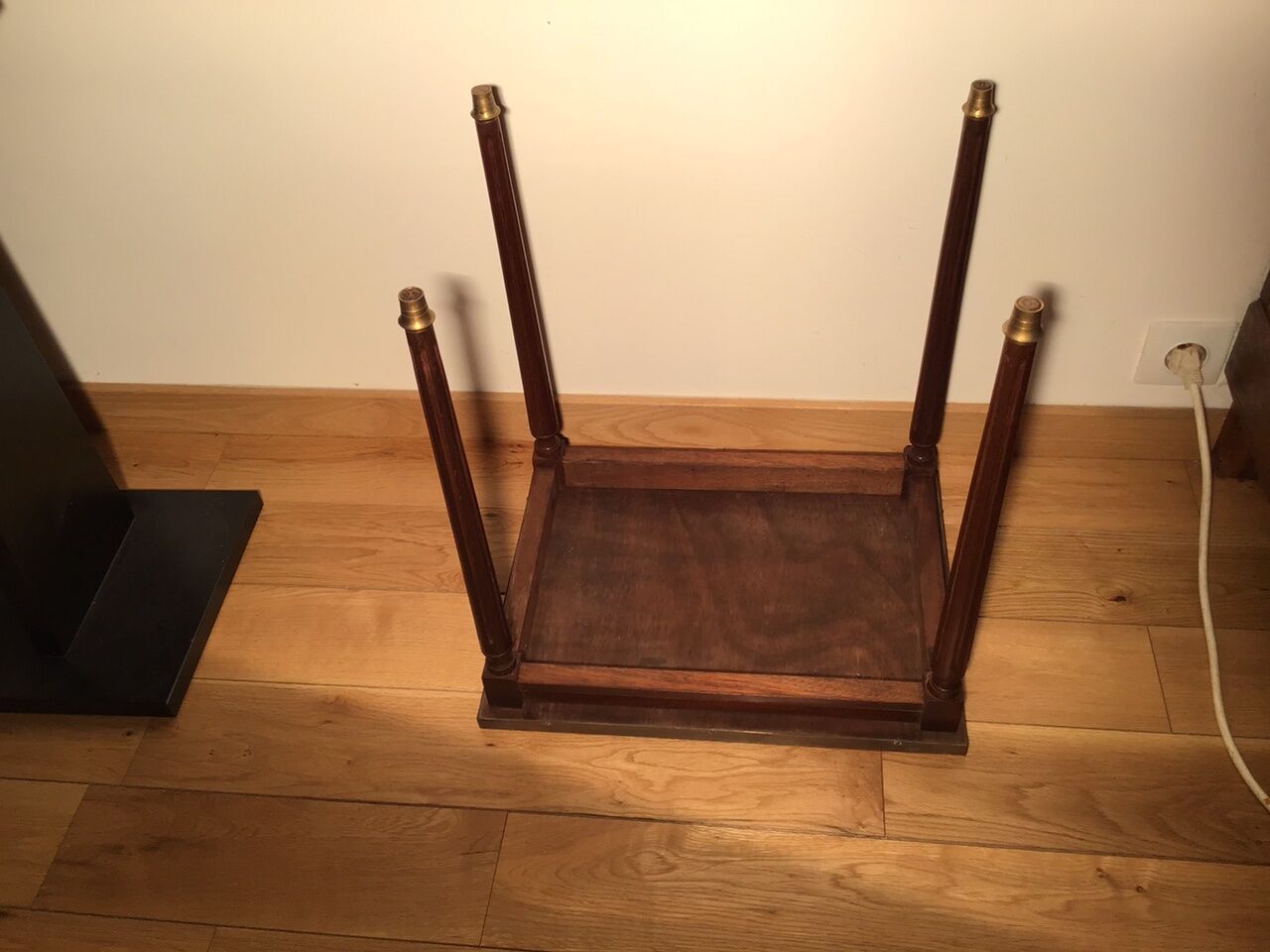 Louis XVI style side table in mahogany and white marble tray.
