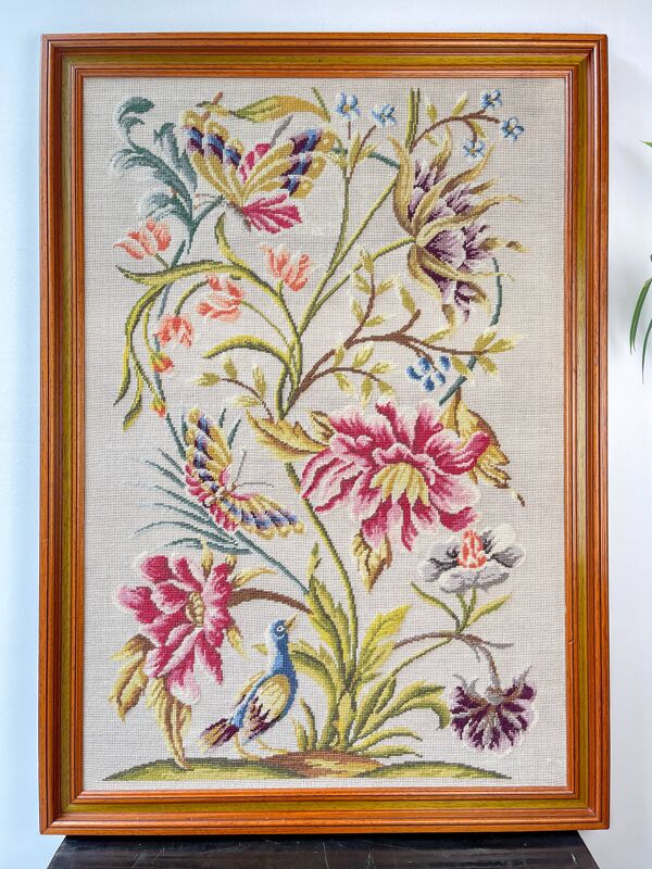Tapisserie canevas vintage à motif fleuri – Broderie murale rétro