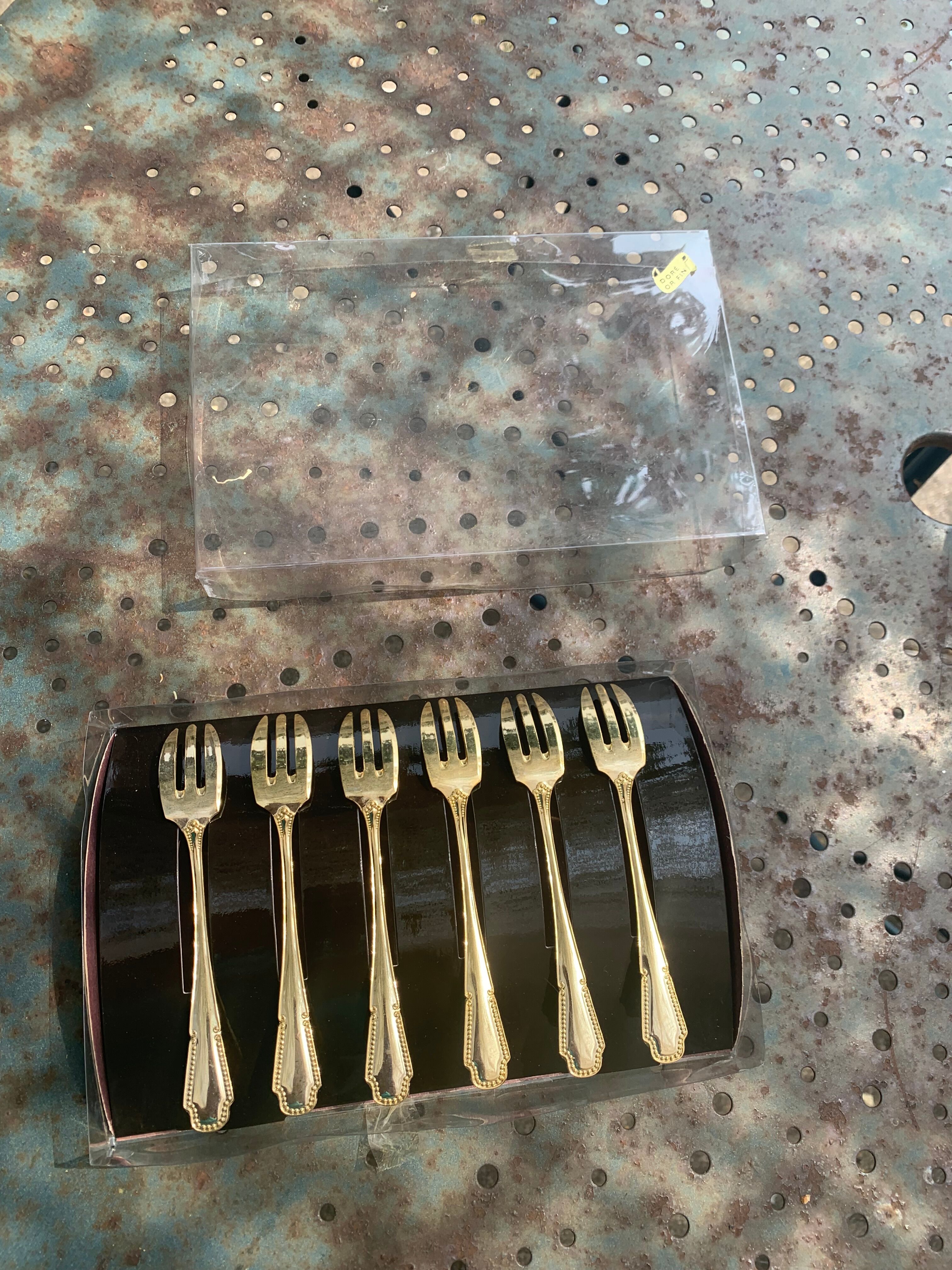 6 small forks in gold gilded with fine vintage gold