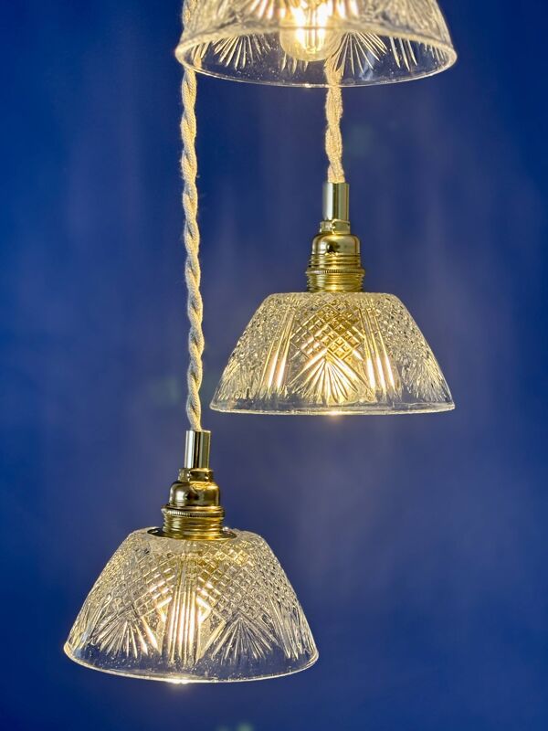Suspension triple abat-jour vintage en verre ciselé