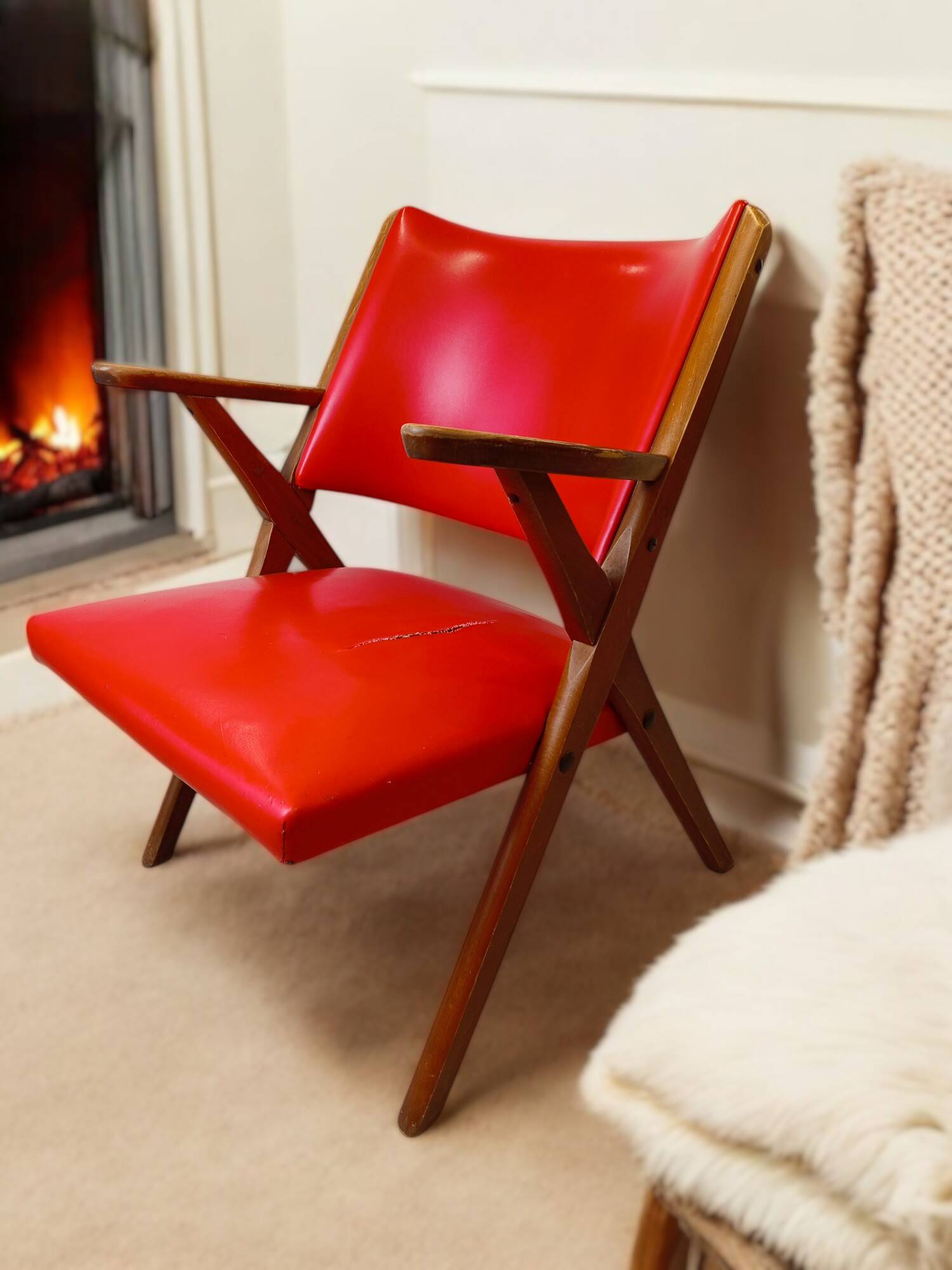 Vintage Italian armchair in Scandinavian style.