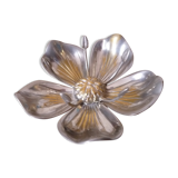 Individual ashtrays on decorative metal flower