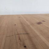 Extendable pine table