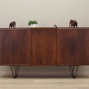 Enfialde en noyer, design danois, années 1960, production : Danemark