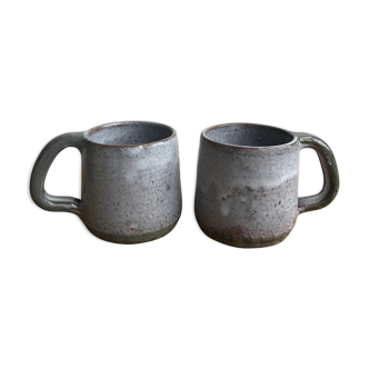 Duo de tasses en terre cuite