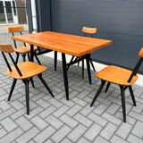 Table et chaises d'Ilmari Tapiovaara