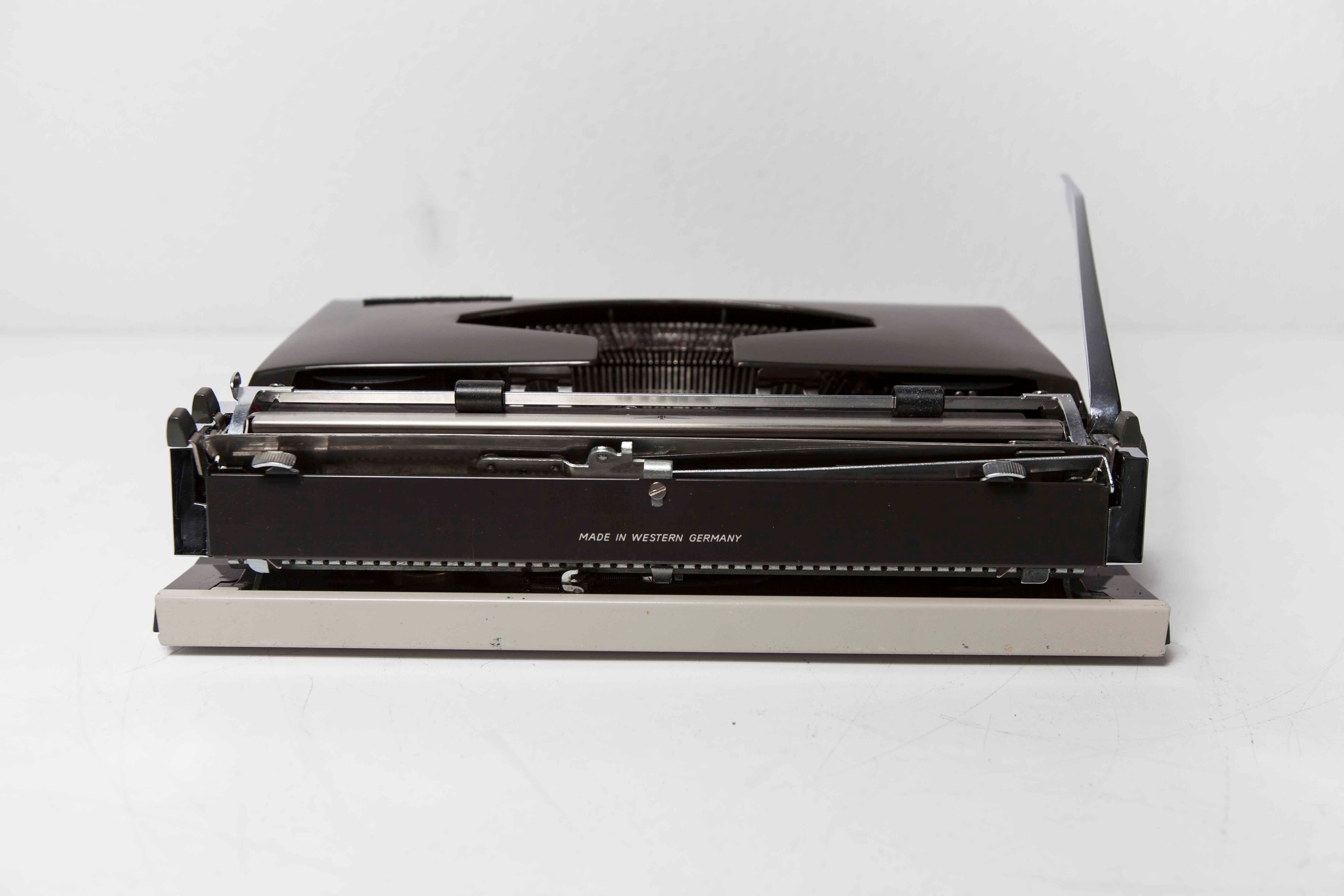 Revised Adler Tippa S typewriter and new ribbon