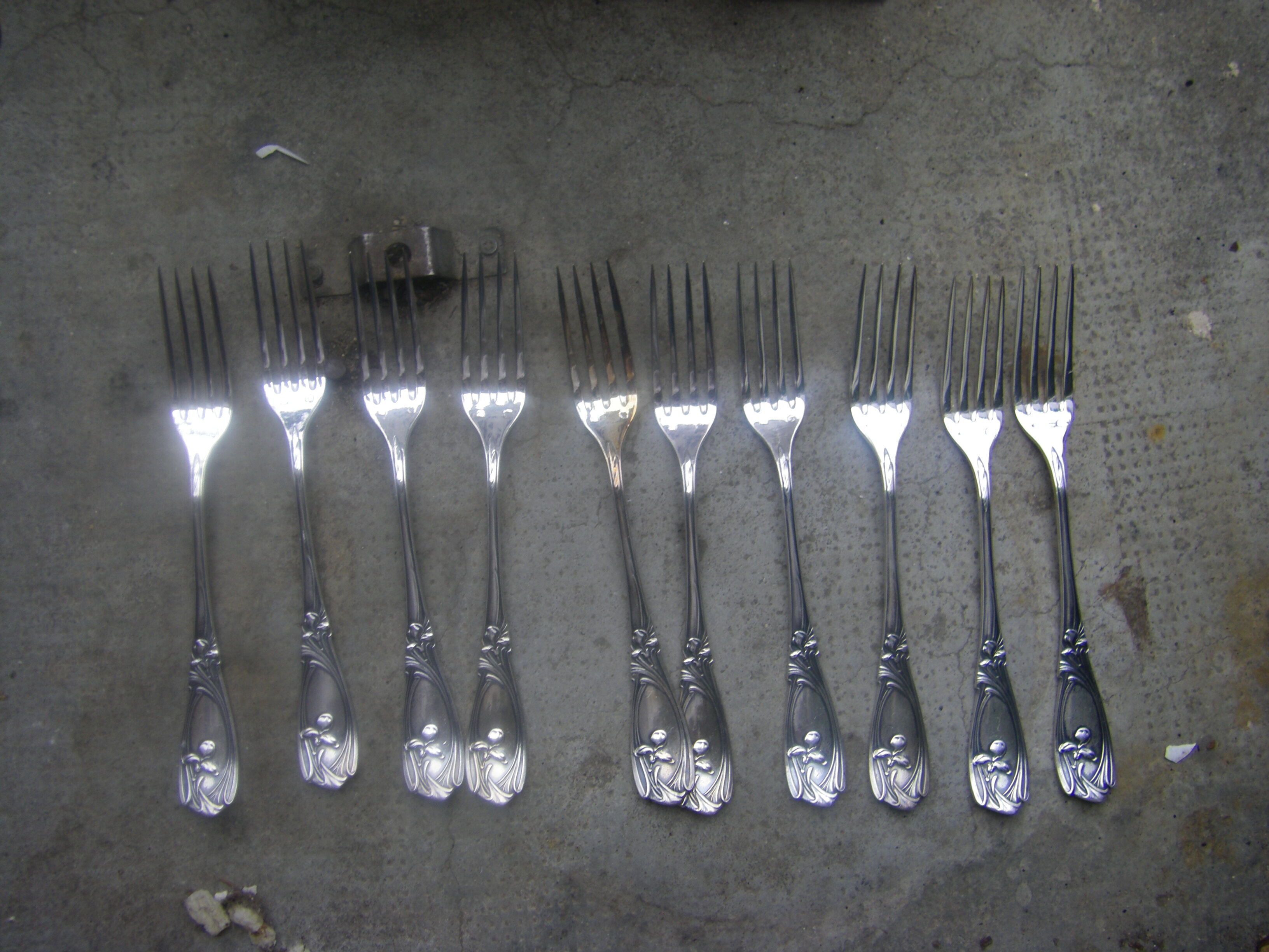 Stryle Art Nouveau housewife's party