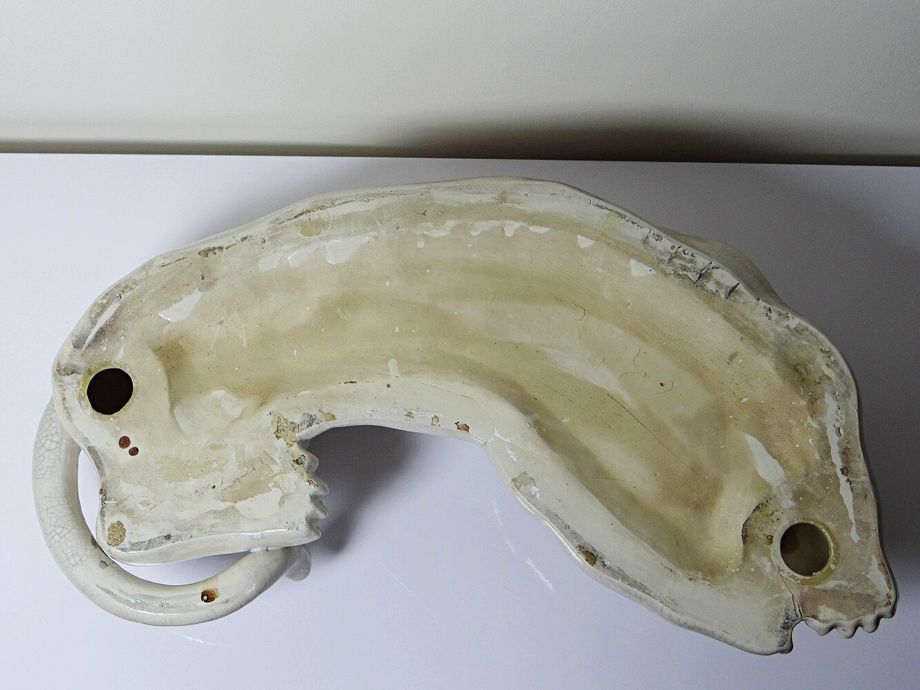 Large elongated panther in crackled earthenware, vintage 1960s-1980s.