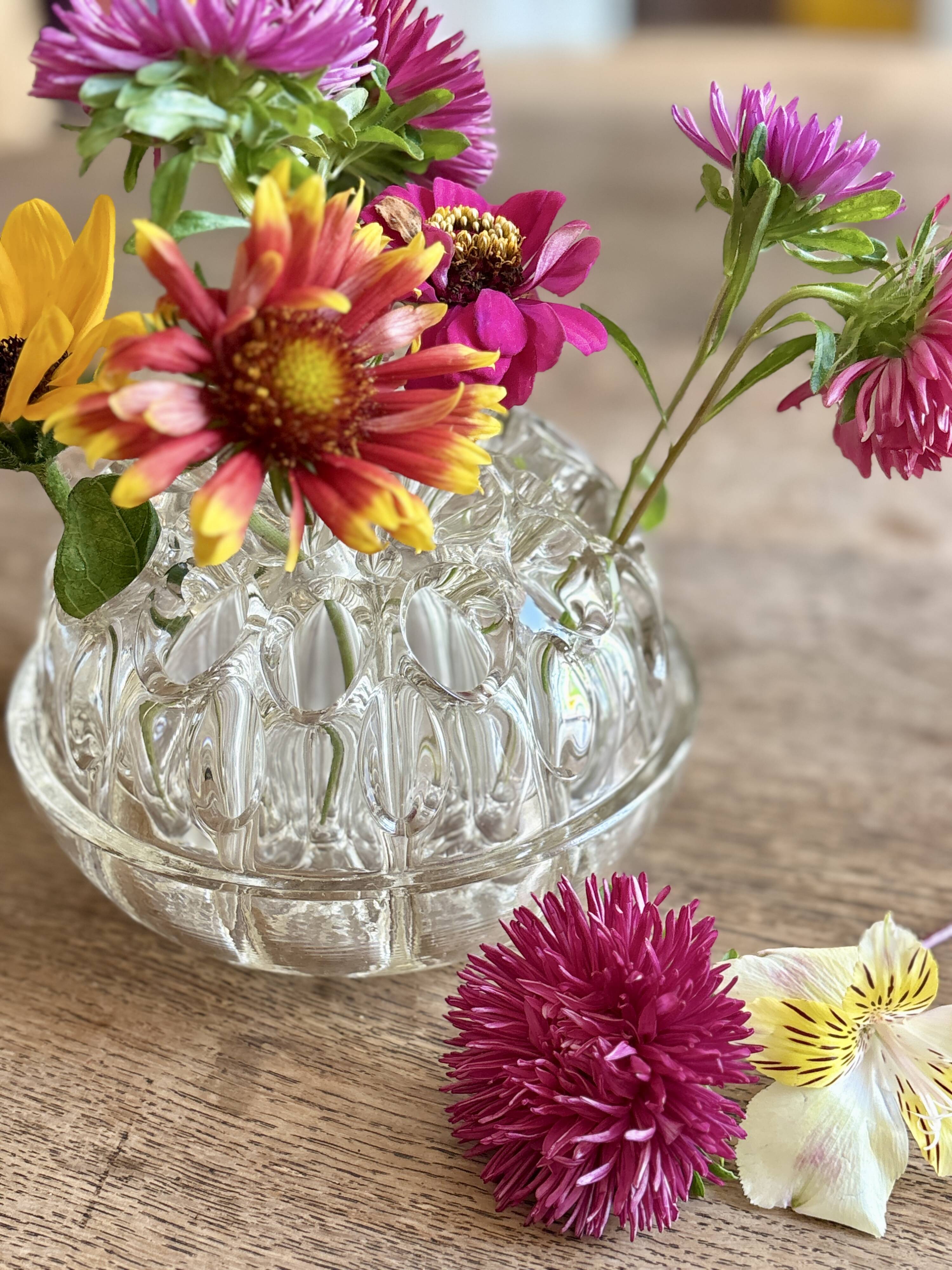 XXL antique glass flower vase