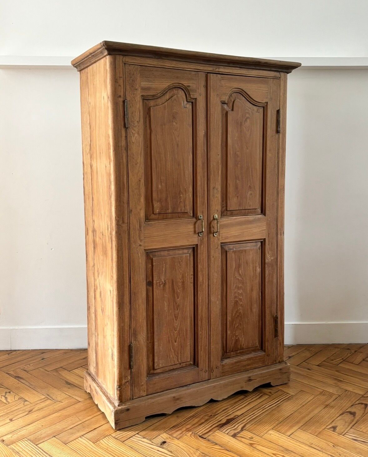 Small Provençal-style oak wardrobe