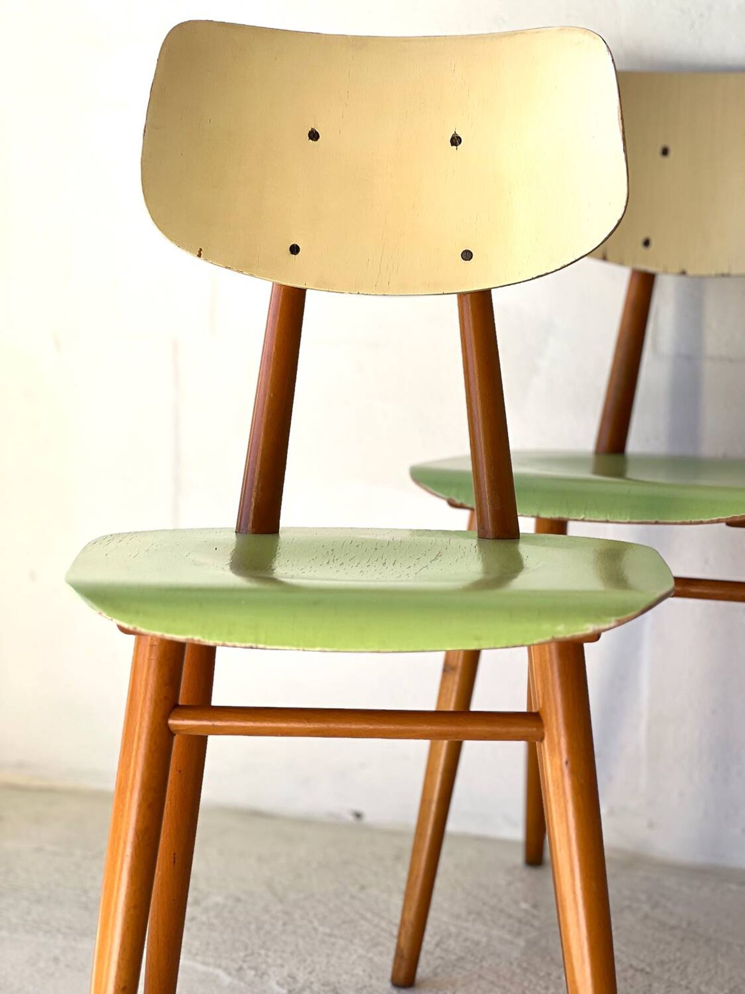 Chaises de salle à manger par TON, ensemble de 4