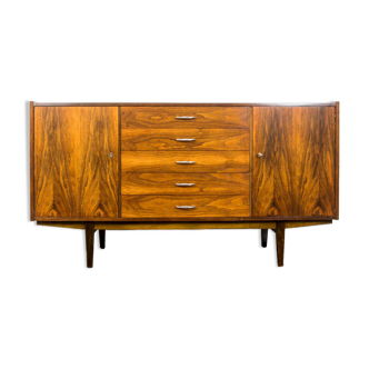 Buffet en noyer du milieu du siècle, années 1960
