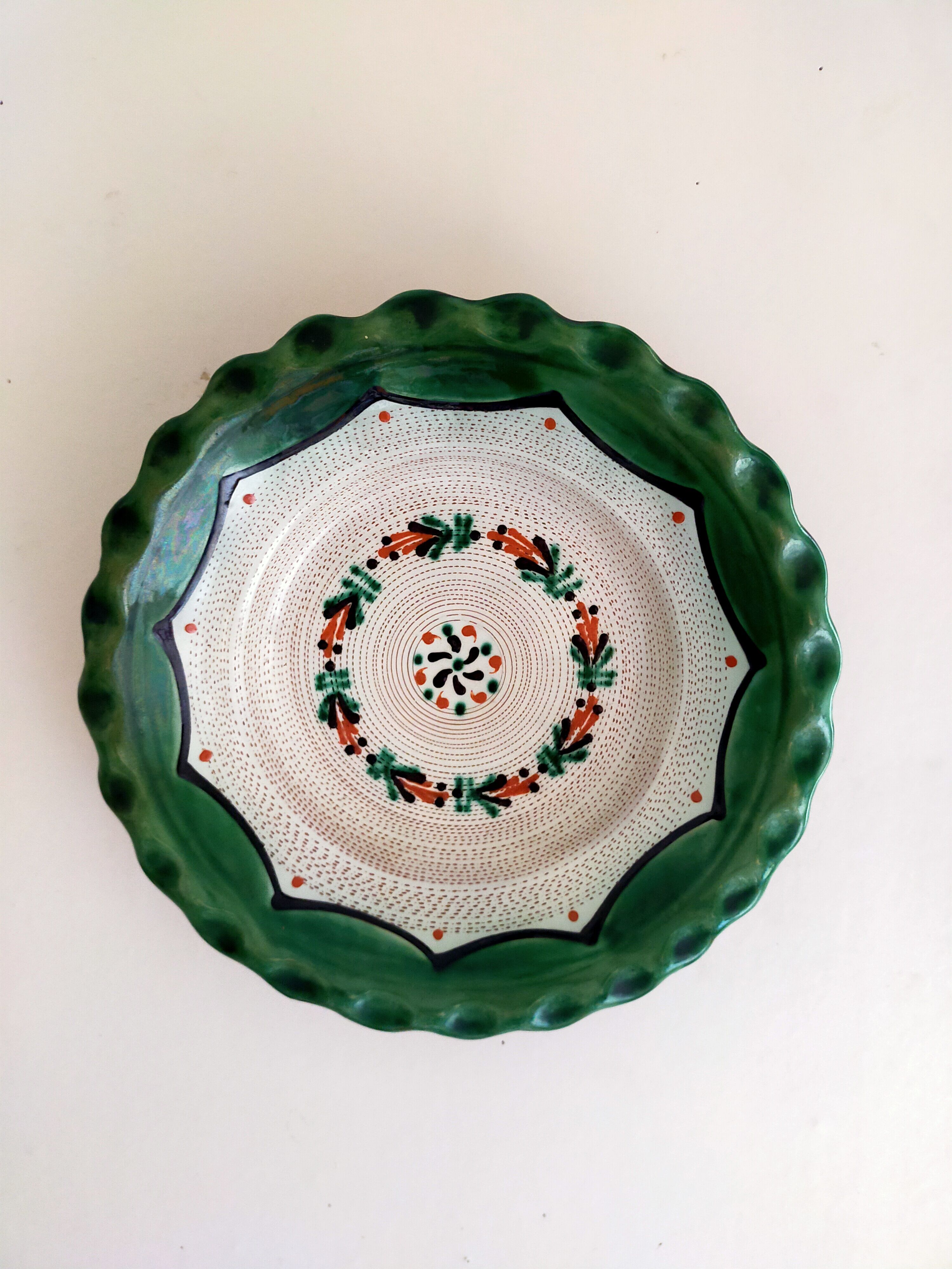 Spanish decorative plate pottery and vintage signed painting