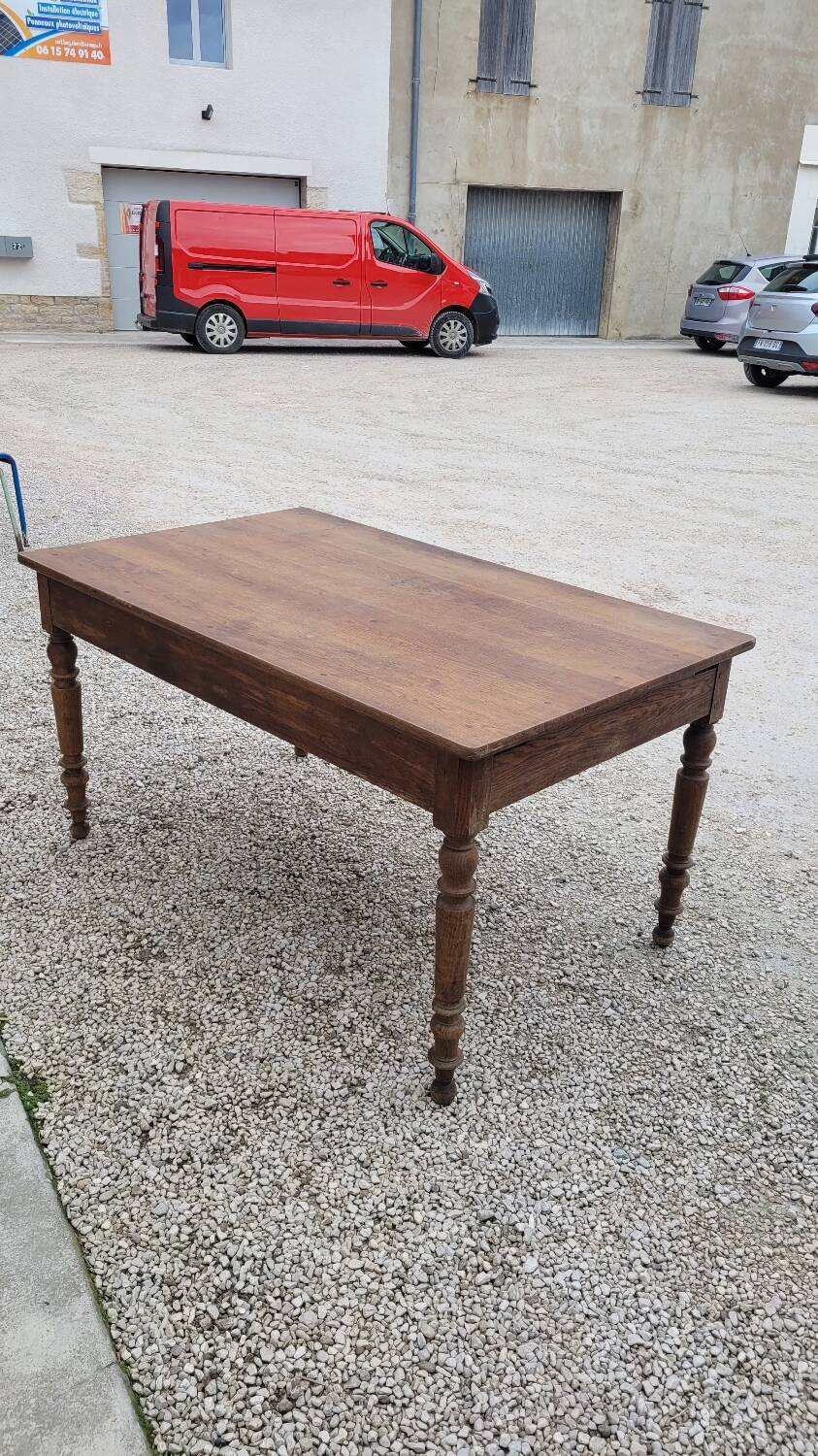 Rustic farm table in solid oak, Louis Philippe legs, 19th century - 1m40
