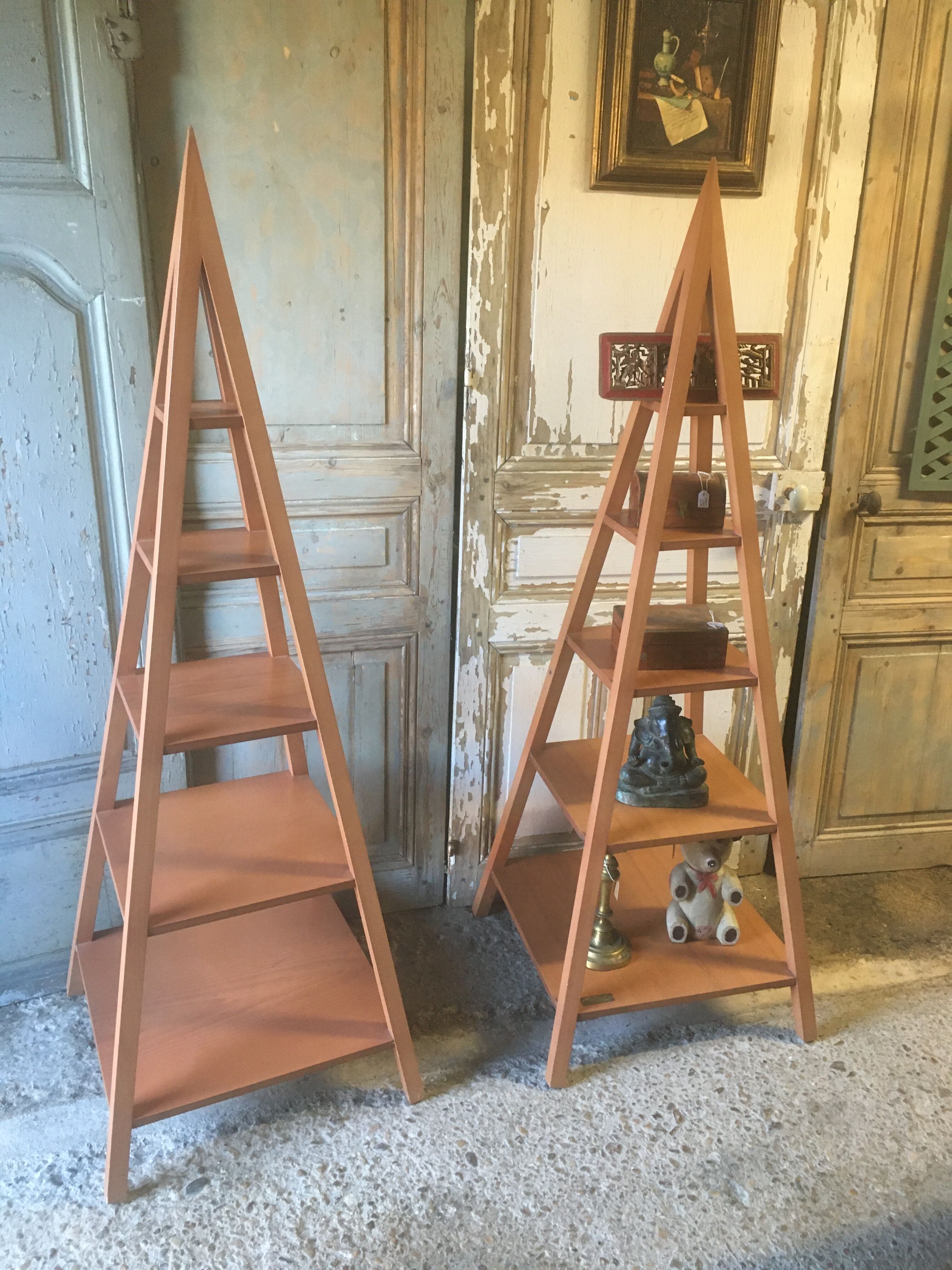 Pyramid shelves "Jodhpur" in Rubberwood