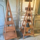 “Jodhpur” pyramid shelves in Rubberwood