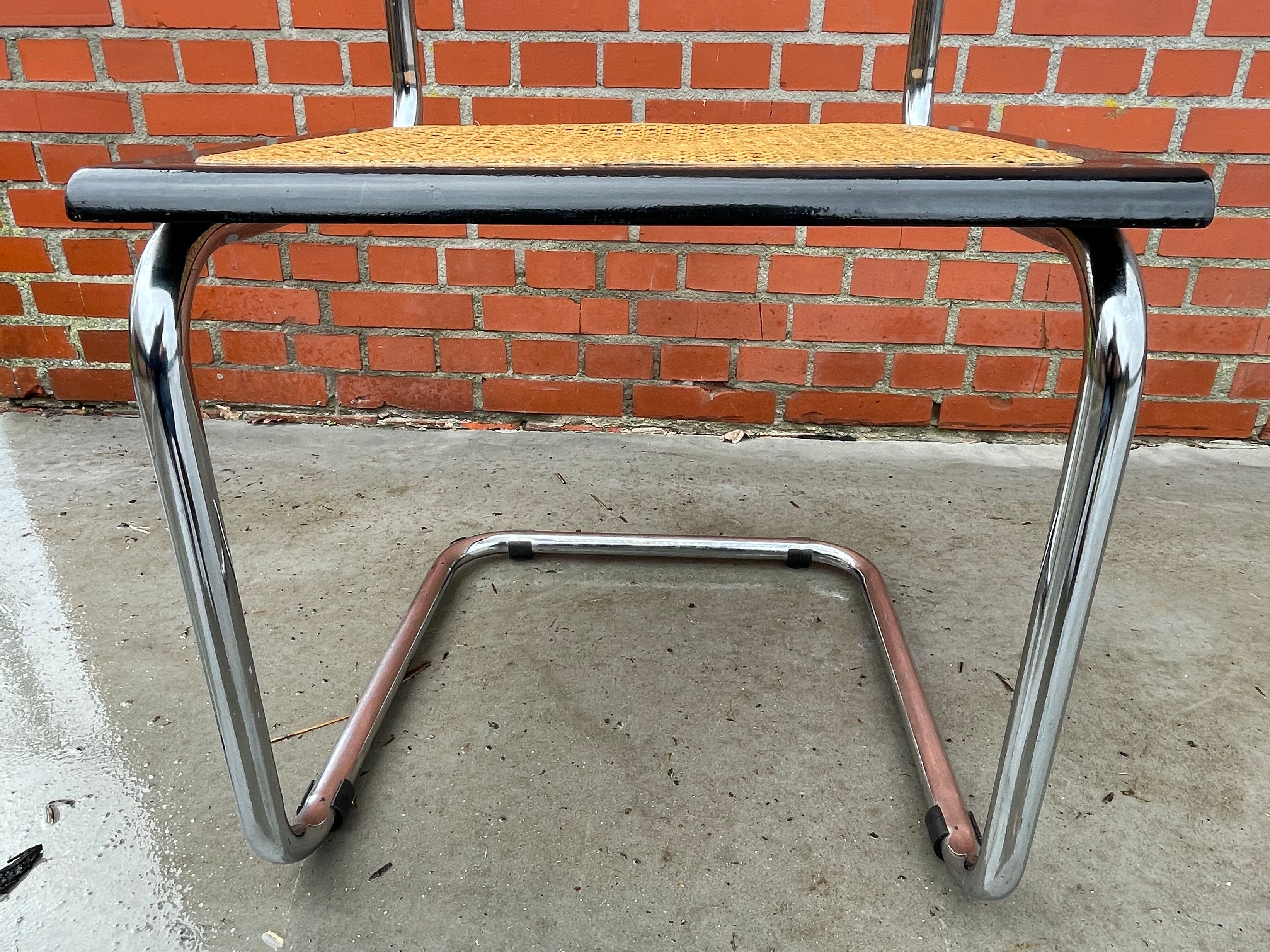 Set of 4 vintage chairs model Cesca B32 in black and chrome