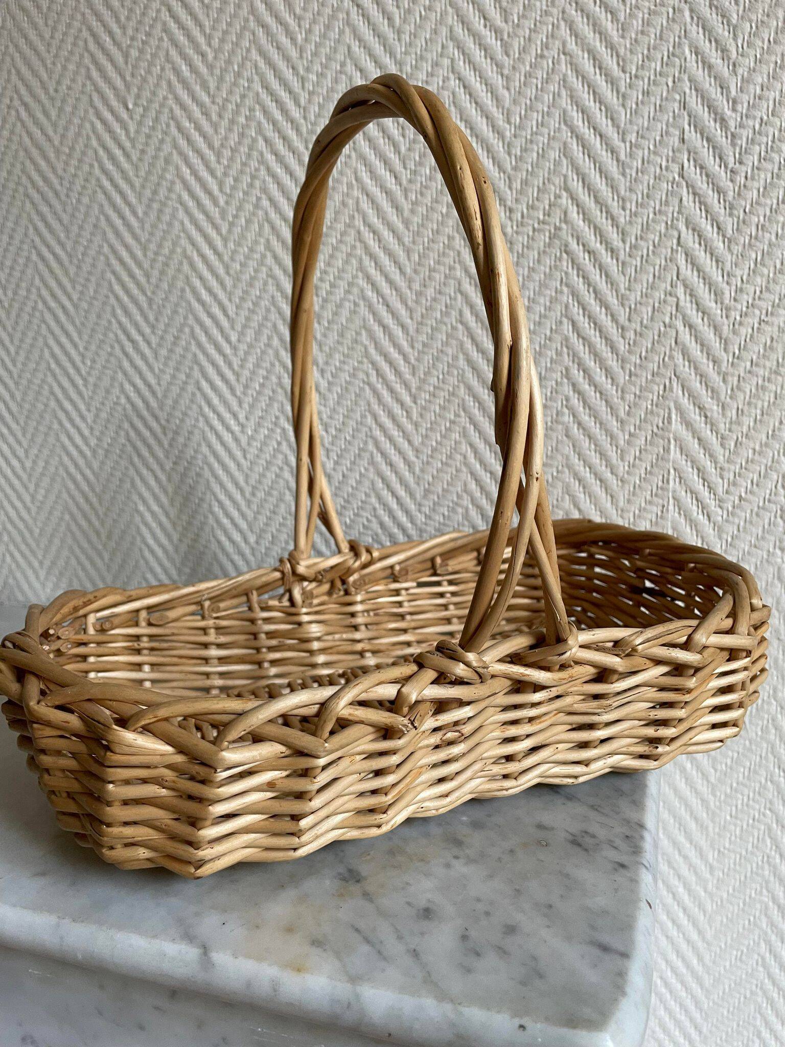 Small beige wicker basket