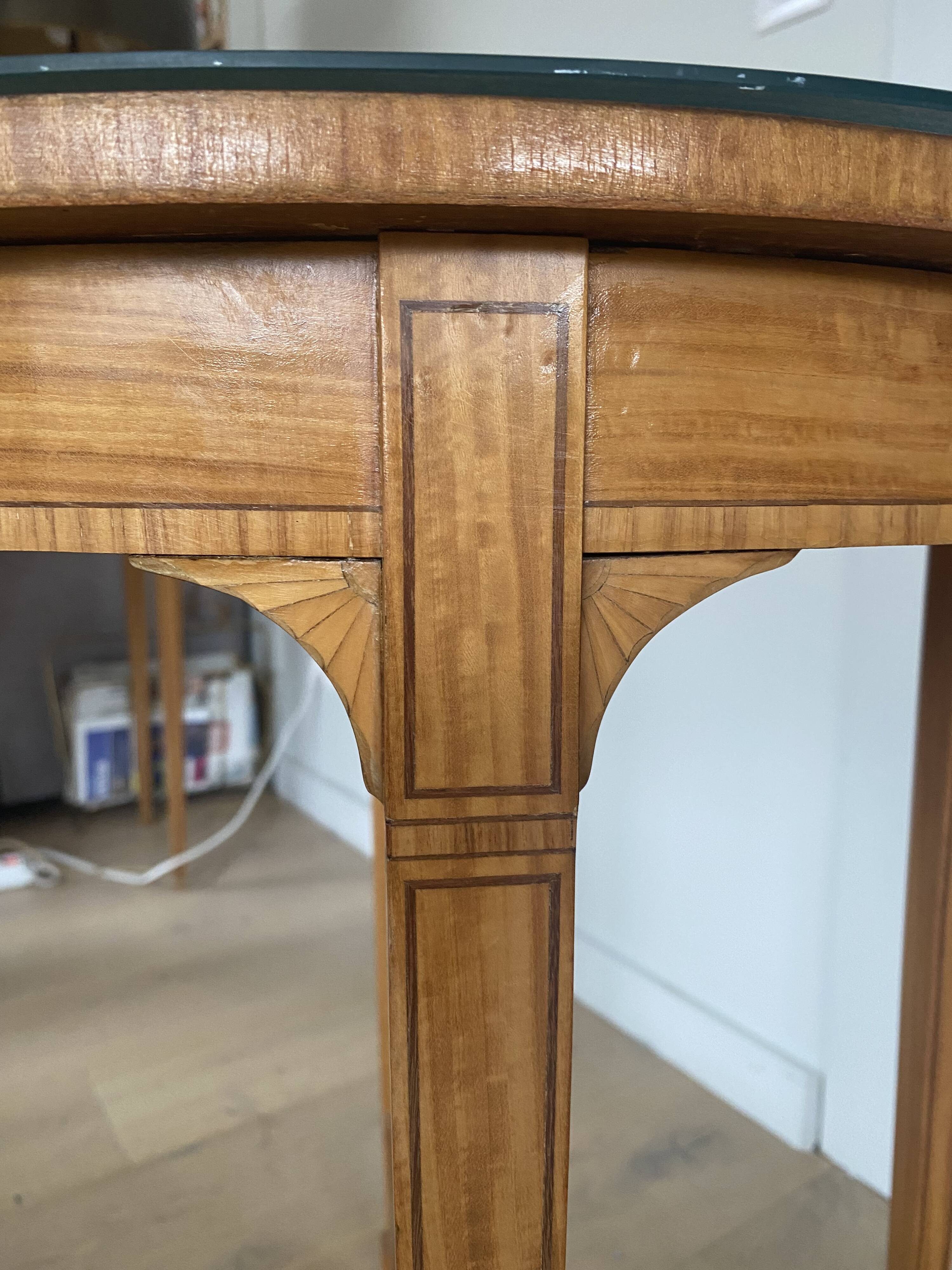 Art Nouveau Rosewood pedestal table